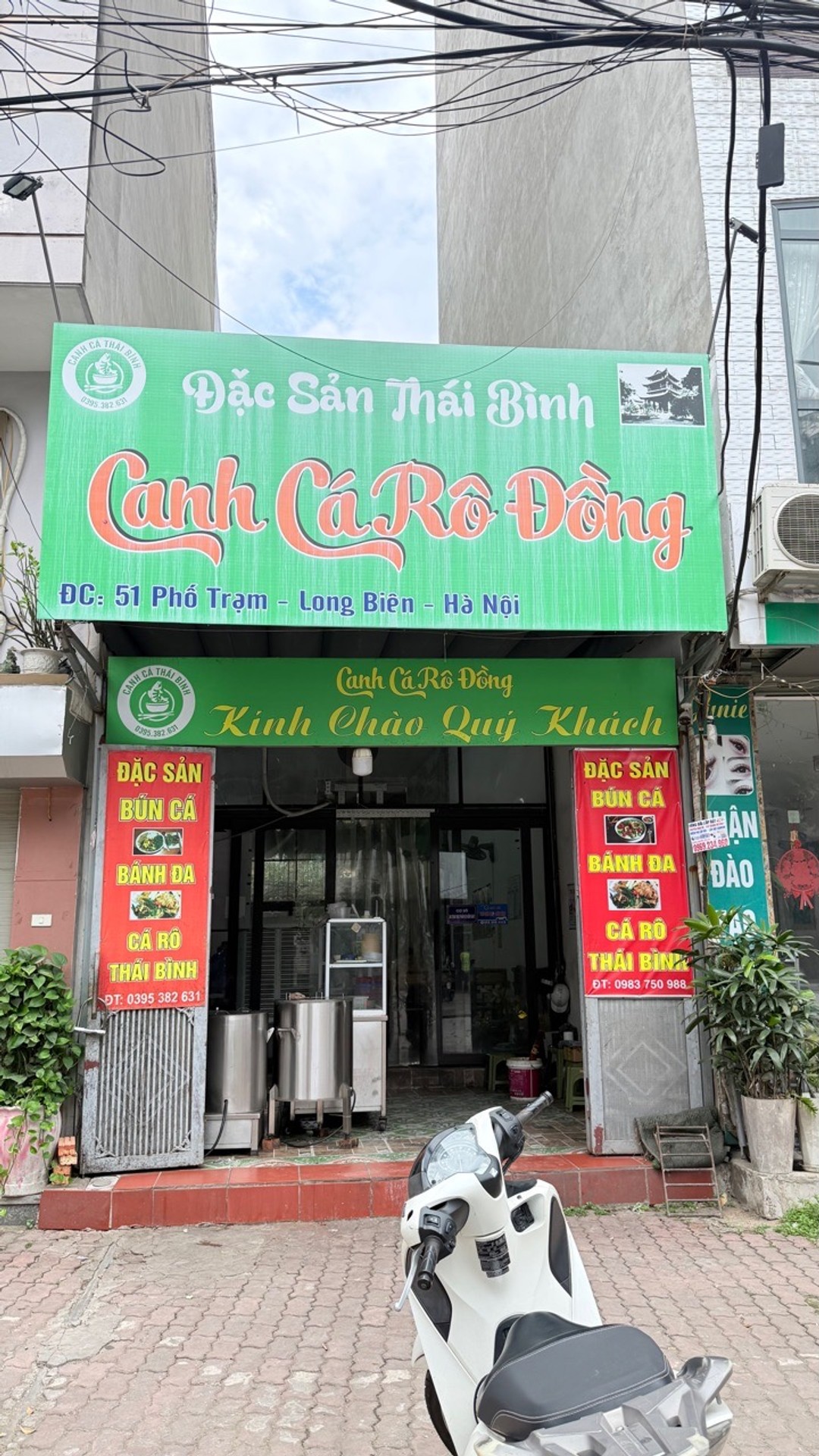 Bán nhà mặt đường Phố Trạm 55 tỷ – 143m2 – 12m x 12m – 1 tầng