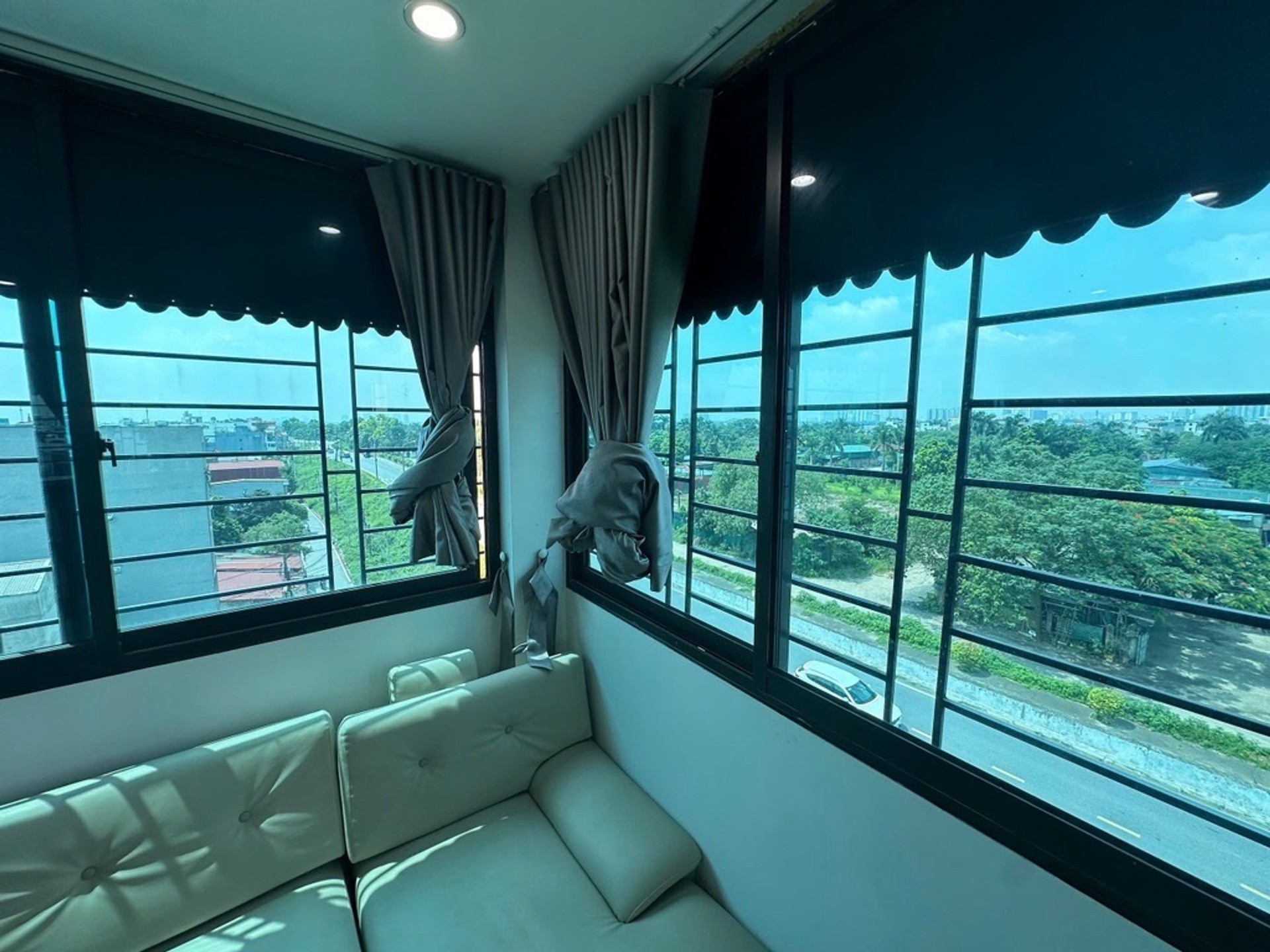Alternative view of Bán nhà mặt phố Bát Khối - 91m2 | 6 tầng | 6,1m x 16m | Giá 27,5 tỷ - Q. Long Biên - Liên hệ 0982.497.846 - View sông Hồng, Ôtô đỗ cửa, Thang máy, Kinh doanh dòng tiền 100 triệu/tháng