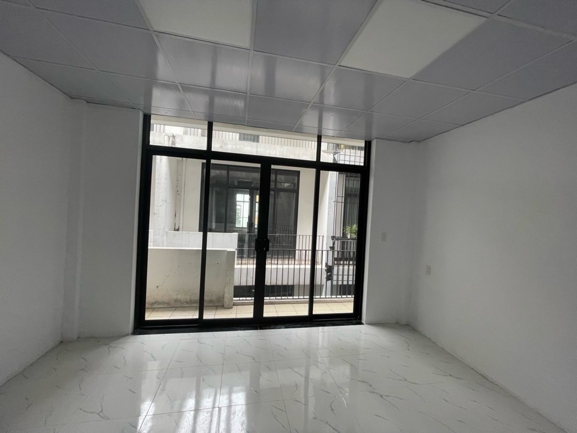 Bán Shophouse, Liền kề Bình Minh Garden - 79m2 | 4 tầng | Mặt tiền 4,5m x 17,5m | Giá 25 tỷ - 93 Đức Giang, Long Biên - Thang máy, Kinh doanh đỉnh, View chung cư, Sổ đỏ lâu dài - Ảnh 2
