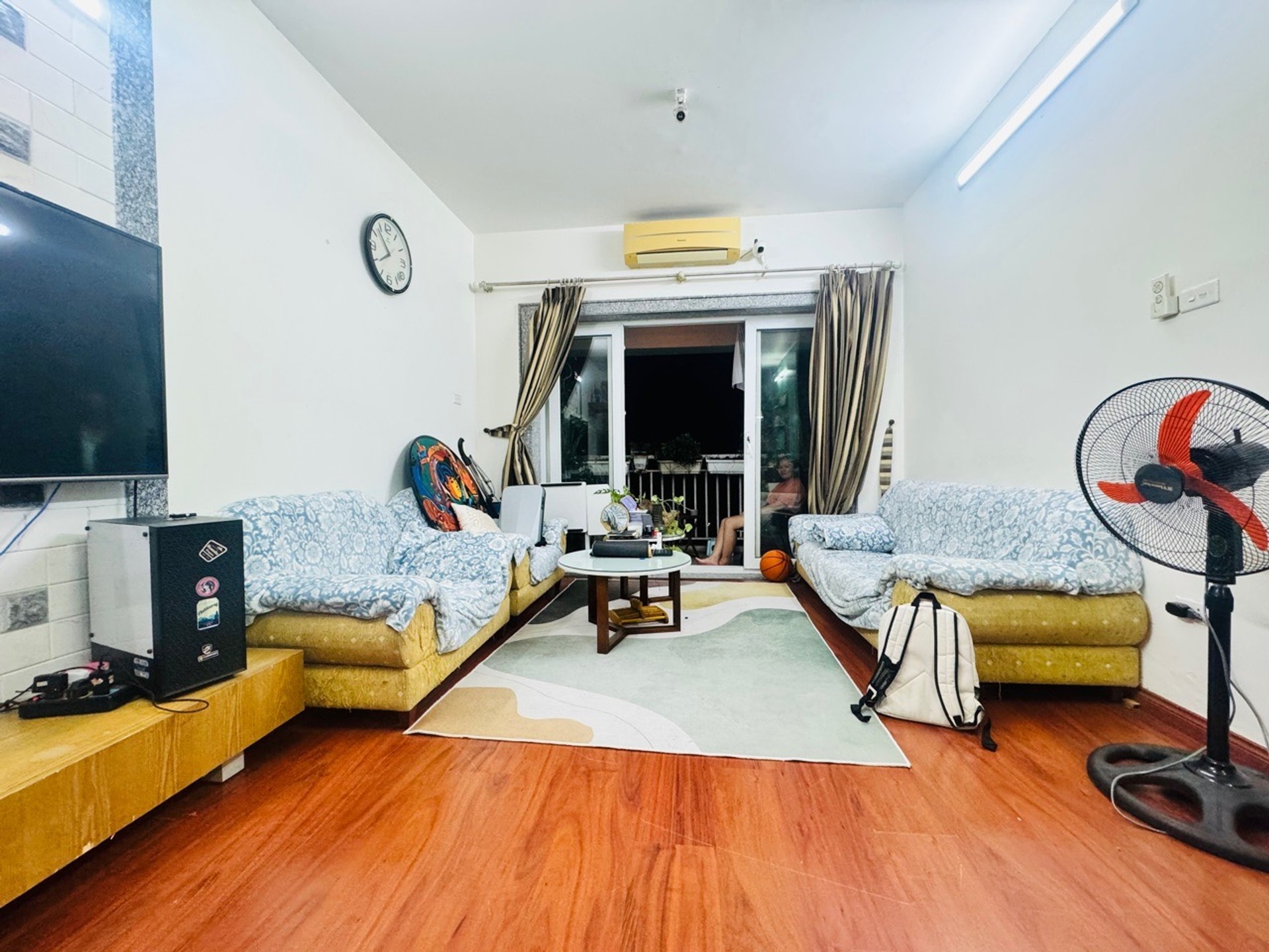 Bán chung cư Việt Hưng – 2PN | 1VS | 2 Ban công | 74m2 | Giá 4,3 tỷ – Happy House Garden – CT18 | Tòa T8 – Tầng 5 Bán chung cư Việt Hưng – 2PN | 1VS | 2 Ban công | 74m2 | Giá 4,3 tỷ – Happy House Garden – CT18 | Tòa T8 – Tầng 5