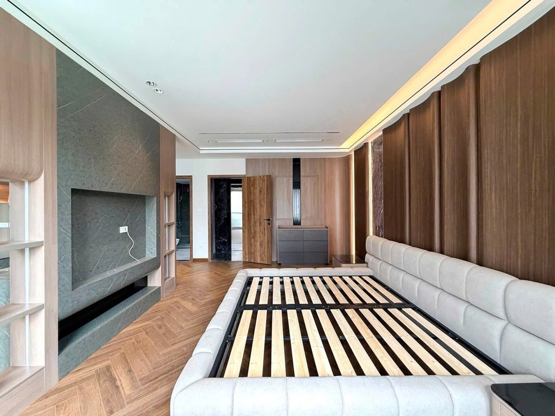 Bán nhà Nguyễn Văn Cừ, Long Biên - 70m2 | 8 tầng | Mặt tiền 6,3m x 11,6m | Giá 28,8 tỷ - Ảnh 6