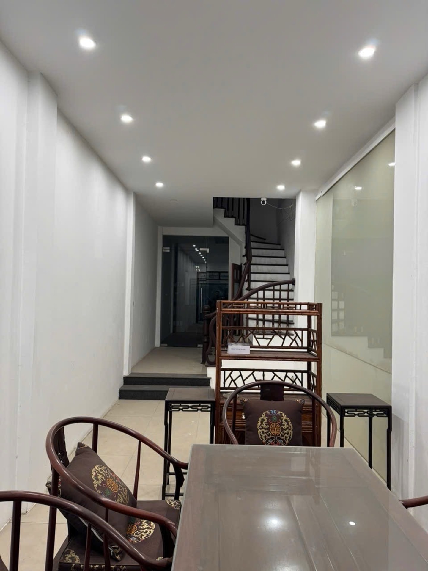Alternative view of Bán nhà mặt phố Hoàng Ngân - 65m2 | 6 tầng | 3m x 20m | Giá 25 tỷ - Q. Thanh Xuân - Liên hệ 0982.497.846 - Siêu phẩm, 1 mặt phố, 1 mặt ngõ ôtô tránh, Kinh doanh đỉnh
