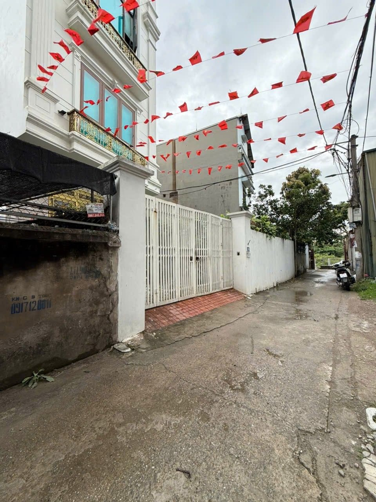 Bán đất Trường Lâm, Q. Long Biên – 72m2 | Mặt tiền 4m x 18m | Giá 14 tỷ– 【Ngõ to, Ôtô 7 chỗ, Đất vuông đẹp, gần Bệnh viện Đức Giang】 Bán đất Trường Lâm, Q. Long Biên – 72m2 | Mặt tiền 4m x 18m | Giá 14 tỷ– 【Ngõ to, Ôtô 7 chỗ, Đất vuông đẹp, gần Bệnh viện Đức Giang】