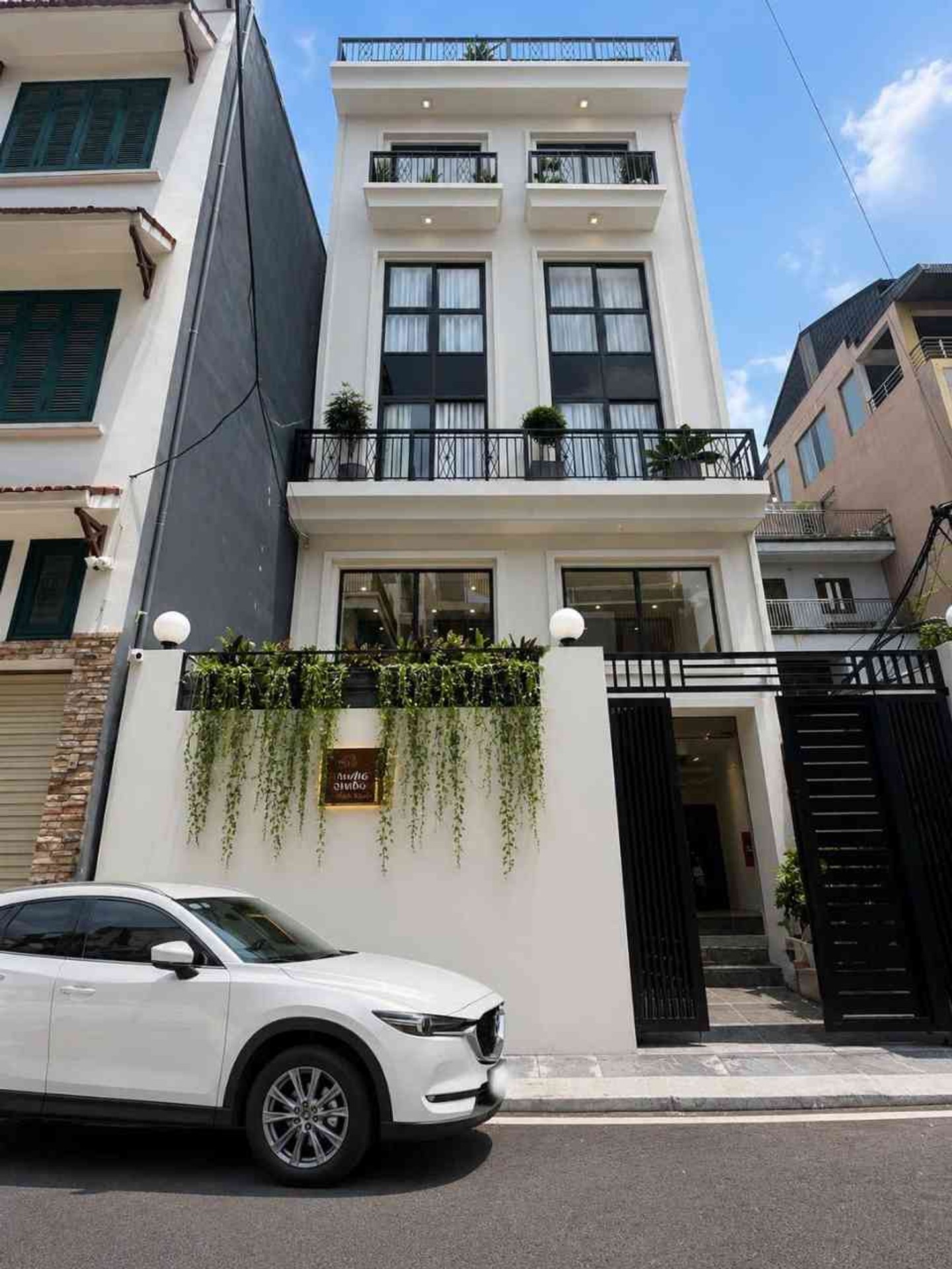 Bán nhà mặt phố Mai Phúc 100/179m2 | 6 tầng | 6m x 30m | Giá 48 tỷ – Q. Long Biên – Liên hệ 0982.497.846 – Nhà đẹp, thang máy, 19 phòng, Đường rộng, ôtô đỗ cửa