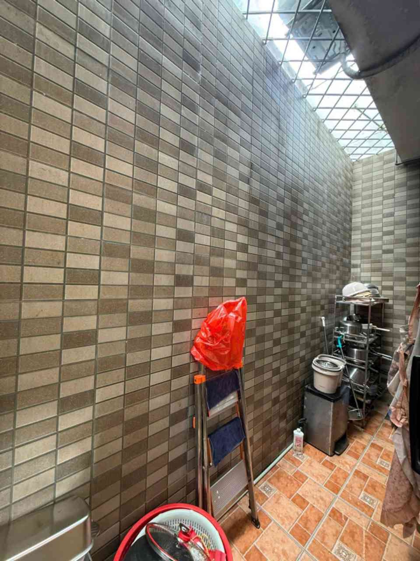 Alternative view of Bán nhà Vũ Xuân Thiều, Q. Long Biên - 108m2 | 6 tầng | Mặt tiền 4,9m x 22m | Giá 26,5 tỷ – 【Nhà rộng, Thang máy, 2 mặt thoáng trước sau, Đường Ôtô tránh, View cực thoáng】