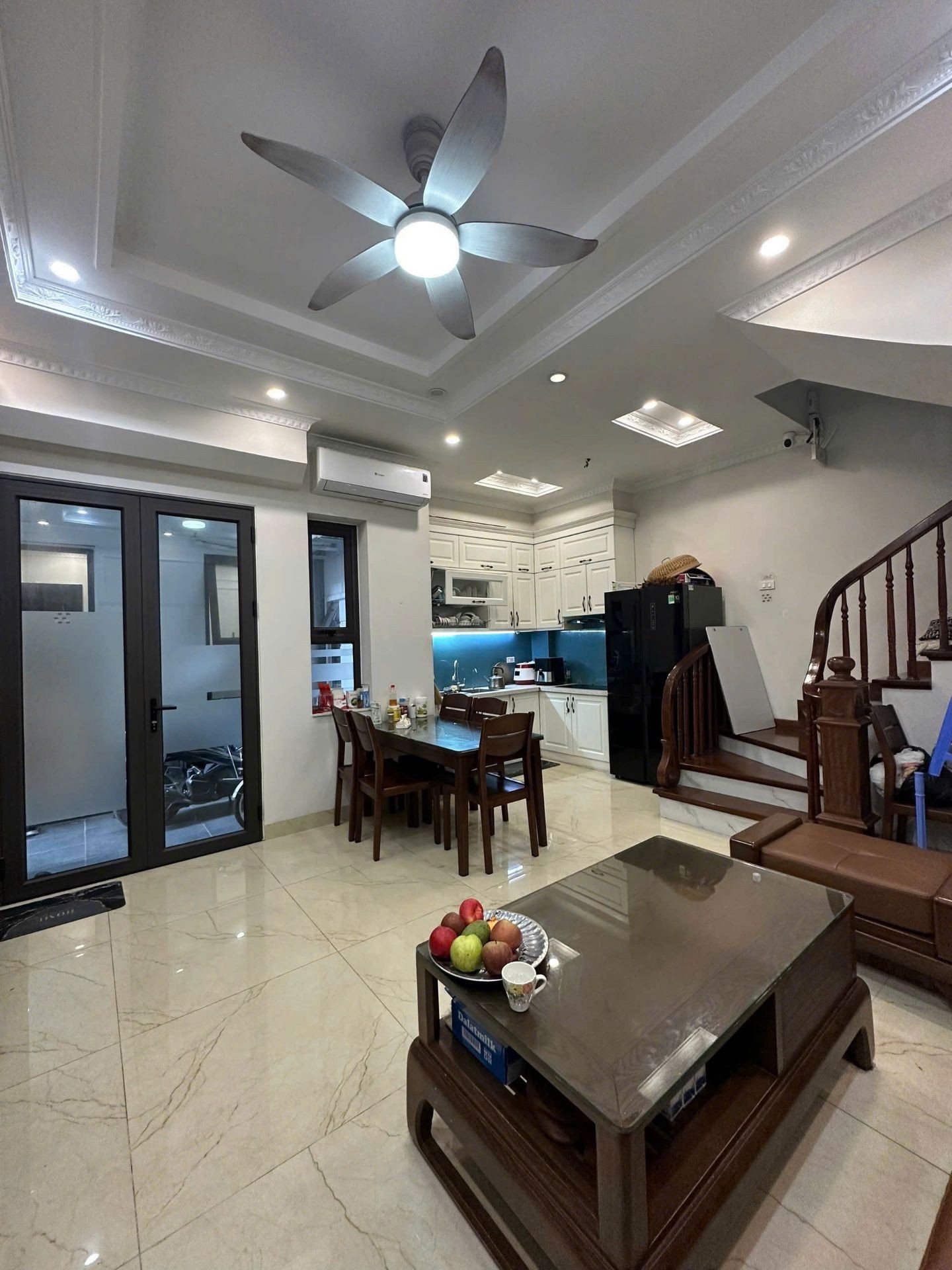 Bán nhà Nguyễn Sơn 8,5 tỷ – 30m2 – 6,1m x 5m – 5 tầng