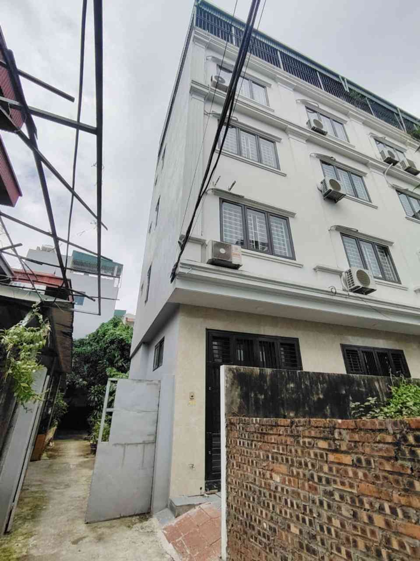 Alternative view of Bán nhà Thanh Am, Long Biên - 30m2 | 5 tầng | Mặt tiền 3,9m2 x 8m | Giá 6,95 tỷ - Nhà mới đẹp ở ngay, Lô góc, 3 thoáng, VF3 đỗ cửa, Ôtô tránh 20m