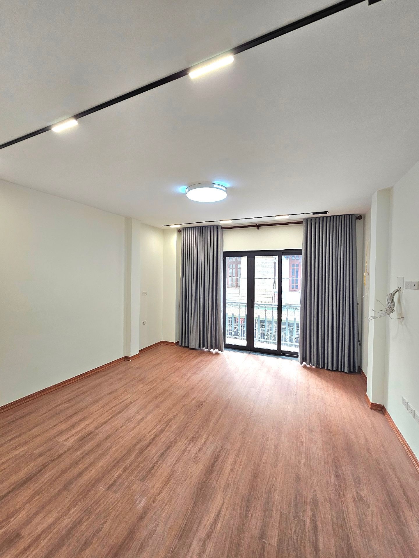 Bán nhà Nguyễn Văn Linh 68m2 | 4 tầng | 4m x 15m | 10,2 tỷ - Long Biên - Ảnh 4