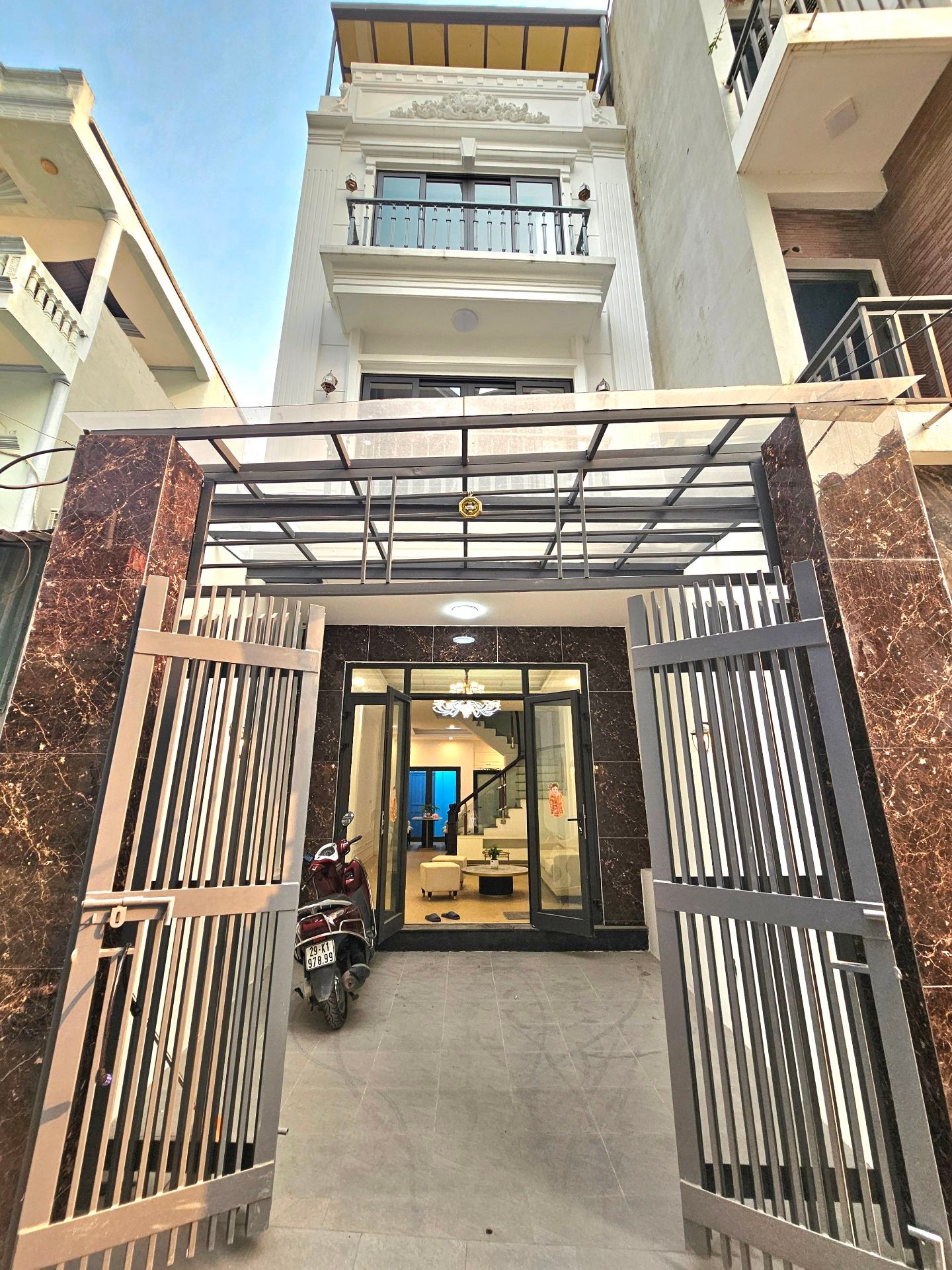 Bán nhà Nguyễn Văn Linh 68m2 | 4 tầng | 4m x 15m | 10,2 tỷ – Long Biên Bán nhà Nguyễn Văn Linh 68m2 | 4 tầng | 4m x 15m | 10,2 tỷ – Long Biên