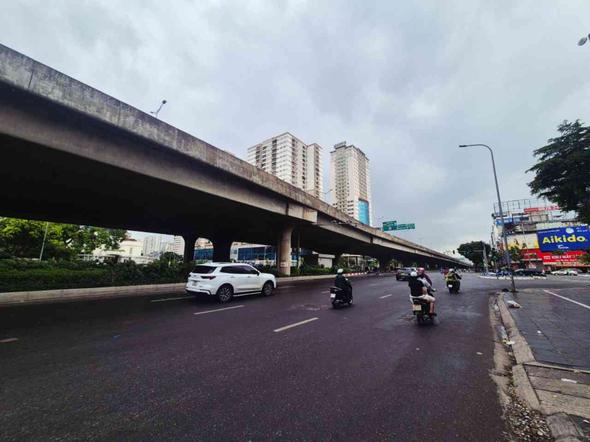 Alternative view of Bán nhà mặt phố Khuất Duy Tiến - 46m2 | 4 tầng | 4,6m x 10m | Giá 29,8 tỷ - Q. Thanh Xuân - Liên hệ 0982.497.846 - Hiếm, Mặt phố kinh doanh sầm uất, Cho thuê dòng tiền 400 triệu/năm