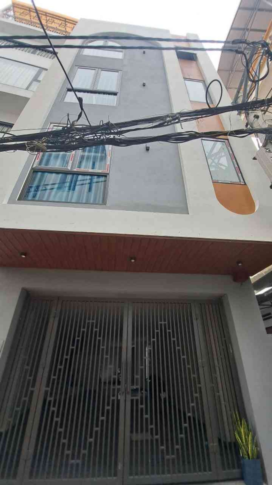 Bán nhà phố Trạm – 142m2 | 4,5 tầng | 5,6m x 25,2m | Giá 42.5 tỷ – Q. Long Biên – Liên hệ 0982.497.846 – Ngõ thông, Ôtô đỗ cửa, Cho thuê dòng tiền Bán nhà phố Trạm – 142m2 | 4,5 tầng | 5,6m x 25,2m | Giá 42.5 tỷ – Q. Long Biên – Liên hệ 0982.497.846 – Ngõ thông, Ôtô đỗ cửa, Cho thuê dòng tiền