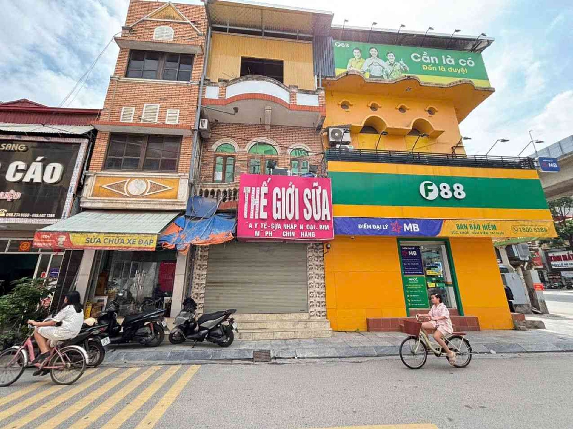Alternative view of Bán nhà mặt phố đường Quang Trung - 93m2 | 3 tầng | 4,6m x 15m | Giá 57 tỷ - Q. Hà Đông - Liên hệ 0982.497.846 - Lô góc 2 mặt phố VIP Hà Đông, Vỉa hè 5m - Kinh doanh đỉnh, Đang cho F88 thuê 20 triệu/tháng