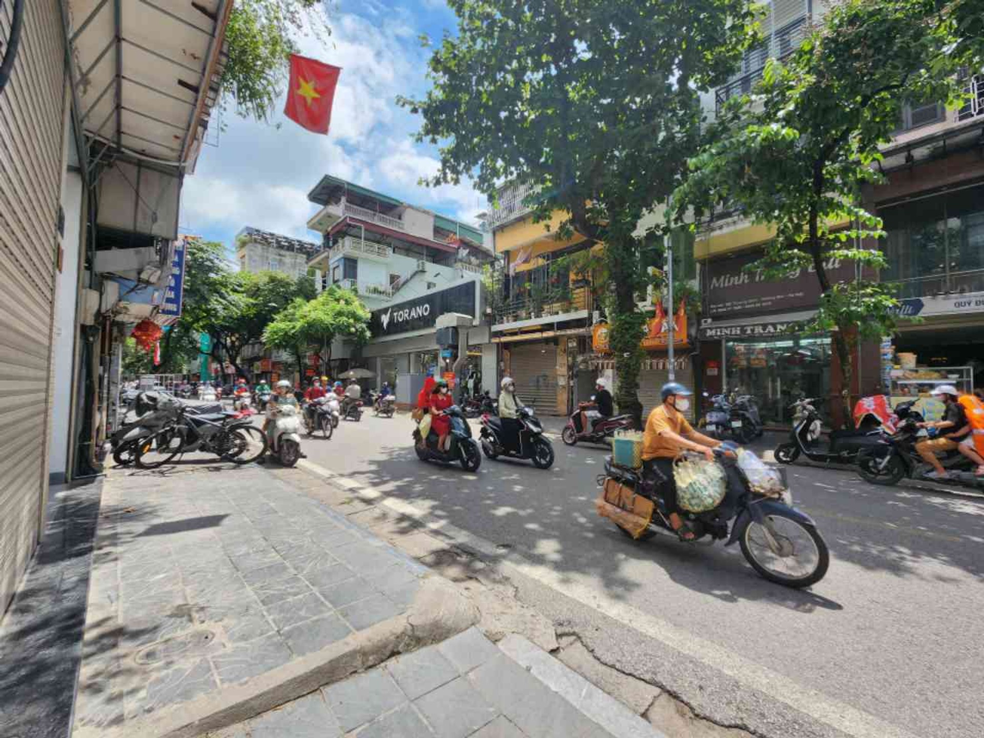 Bán nhà mặt phố Trương Định - 81m2 | 7 tầng | 3,8m x 21m | Giá 52 tỷ - Q. Hoàng Mai - Liên hệ 0982.497.846 - Mặt phố siêu đẹp, Đường 2 chiều, Kinh doanh vô cùng sầm uất, Thang máy chạy vù vù - Ảnh 3