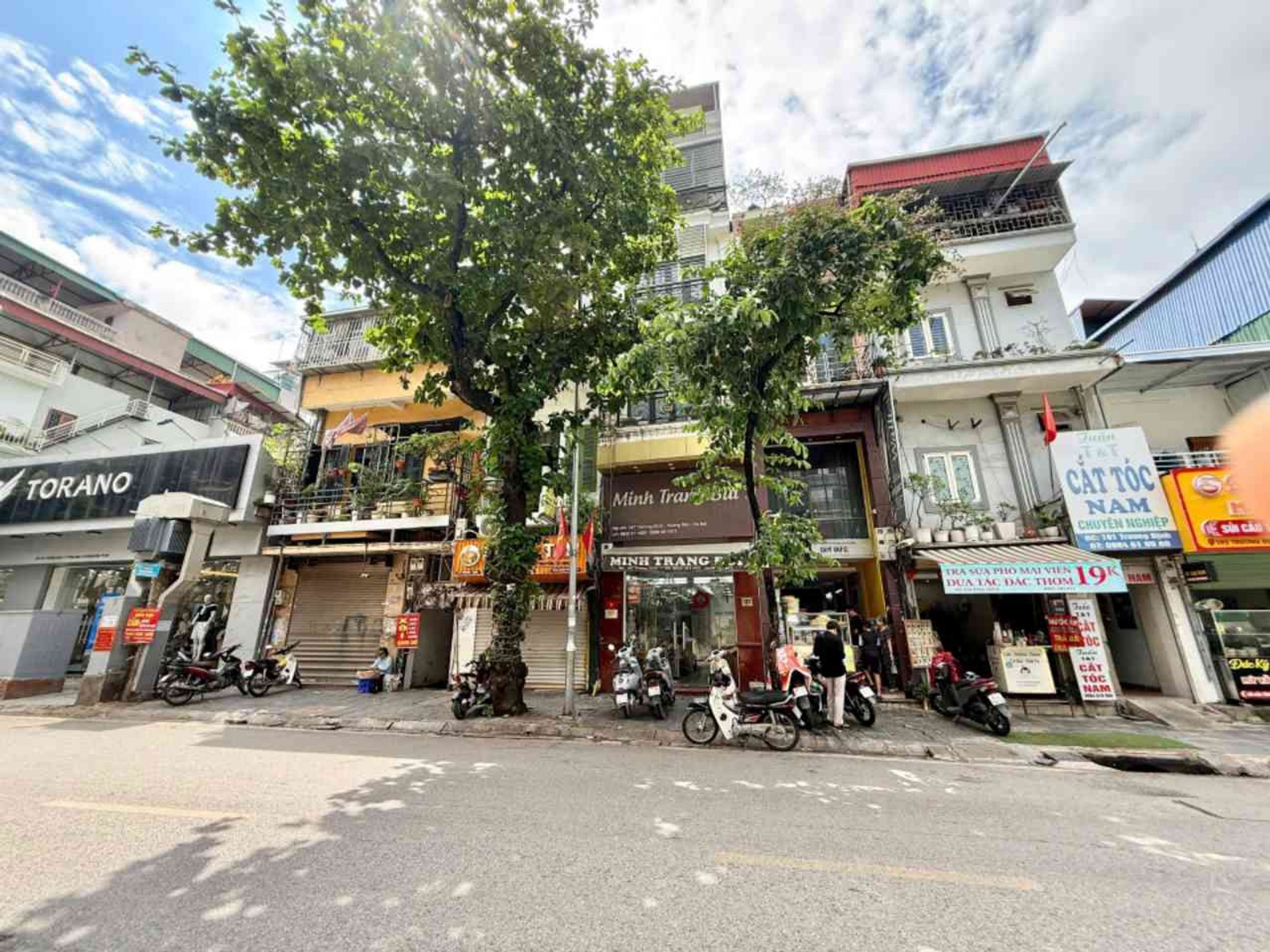 Bán nhà mặt phố Trương Định – 81m2 | 7 tầng | 3,8m x 21m | Giá 52 tỷ – Q. Hoàng Mai – Liên hệ 0982.497.846 – Mặt phố siêu đẹp, Đường 2 chiều, Kinh doanh vô cùng sầm uất, Thang máy chạy vù vù Bán nhà mặt phố Trương Định – 81m2 | 7 tầng | 3,8m x 21m | Giá 52 tỷ – Q. Hoàng Mai – Liên hệ 0982.497.846 – Mặt phố siêu đẹp, Đường 2 chiều, Kinh doanh vô cùng sầm uất, Thang máy chạy vù vù