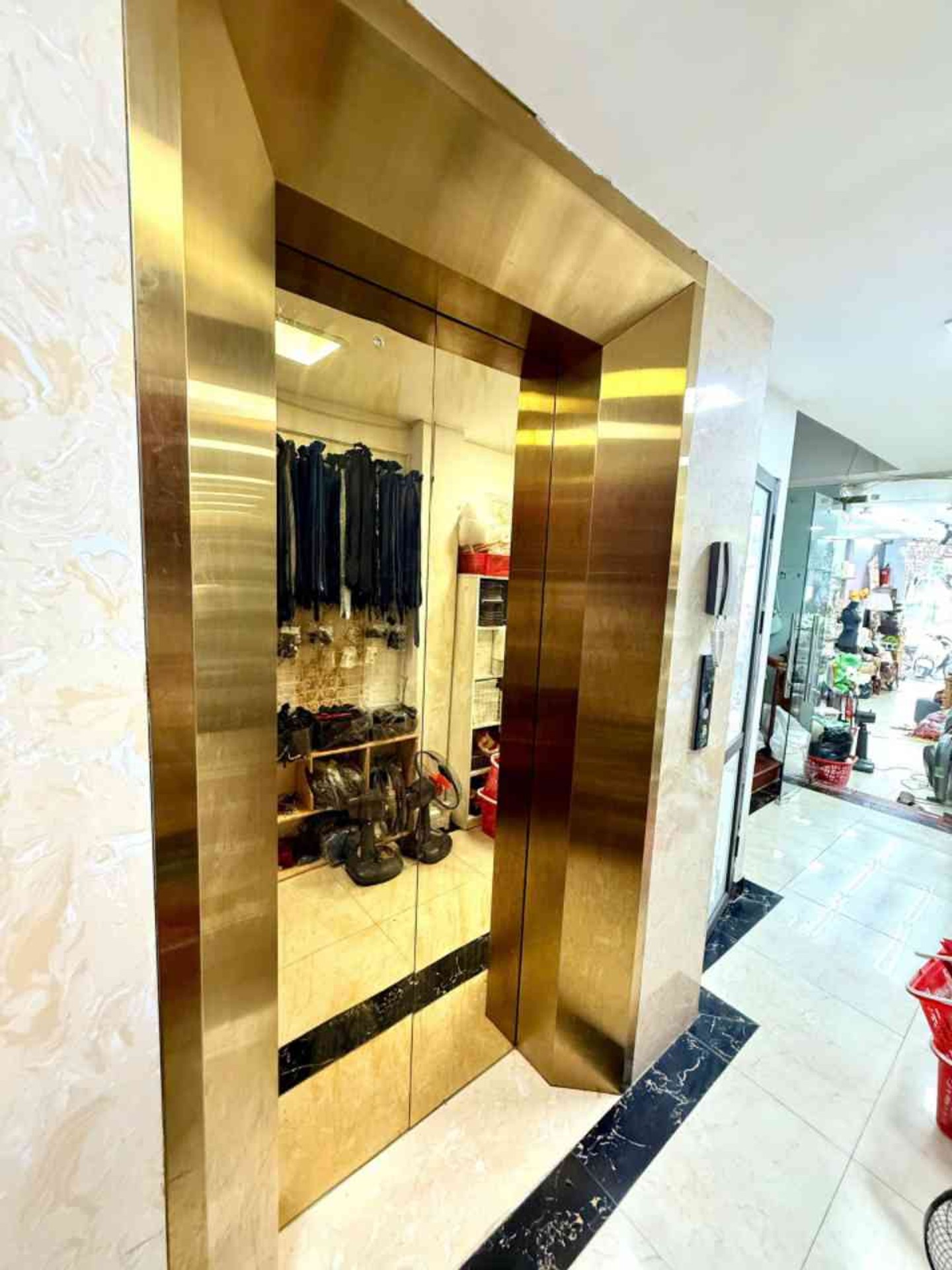 Bán nhà mặt phố Trương Định - 81m2 | 7 tầng | 3,8m x 21m | Giá 52 tỷ - Q. Hoàng Mai - Liên hệ 0982.497.846 - Mặt phố siêu đẹp, Đường 2 chiều, Kinh doanh vô cùng sầm uất, Thang máy chạy vù vù - Ảnh 14
