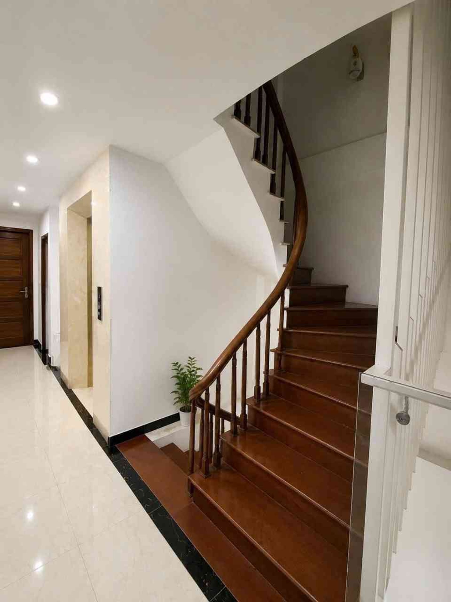 Bán nhà mặt phố Trương Định - 81m2 | 7 tầng | 3,8m x 21m | Giá 52 tỷ - Q. Hoàng Mai - Liên hệ 0982.497.846 - Mặt phố siêu đẹp, Đường 2 chiều, Kinh doanh vô cùng sầm uất, Thang máy chạy vù vù - Ảnh 6