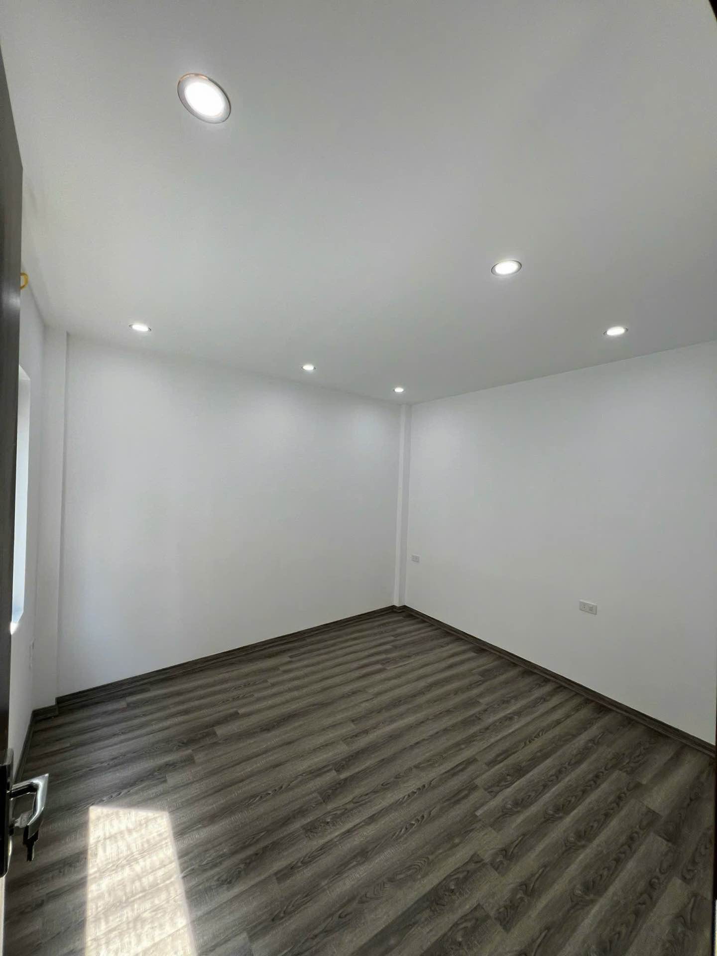 Bán nhà Ô Cách, Q. Long Biên - 39m2 | 5 tầng | Mặt tiền 3,5m x 10m | Giá 8,6 tỷ – 【8 phòng ngủ, Cho thuê dòng tiền ổn định 24 triệu/tháng, Cách đường ôtô tránh 10m, Đầu tư giữ tiền】 - Ảnh 7