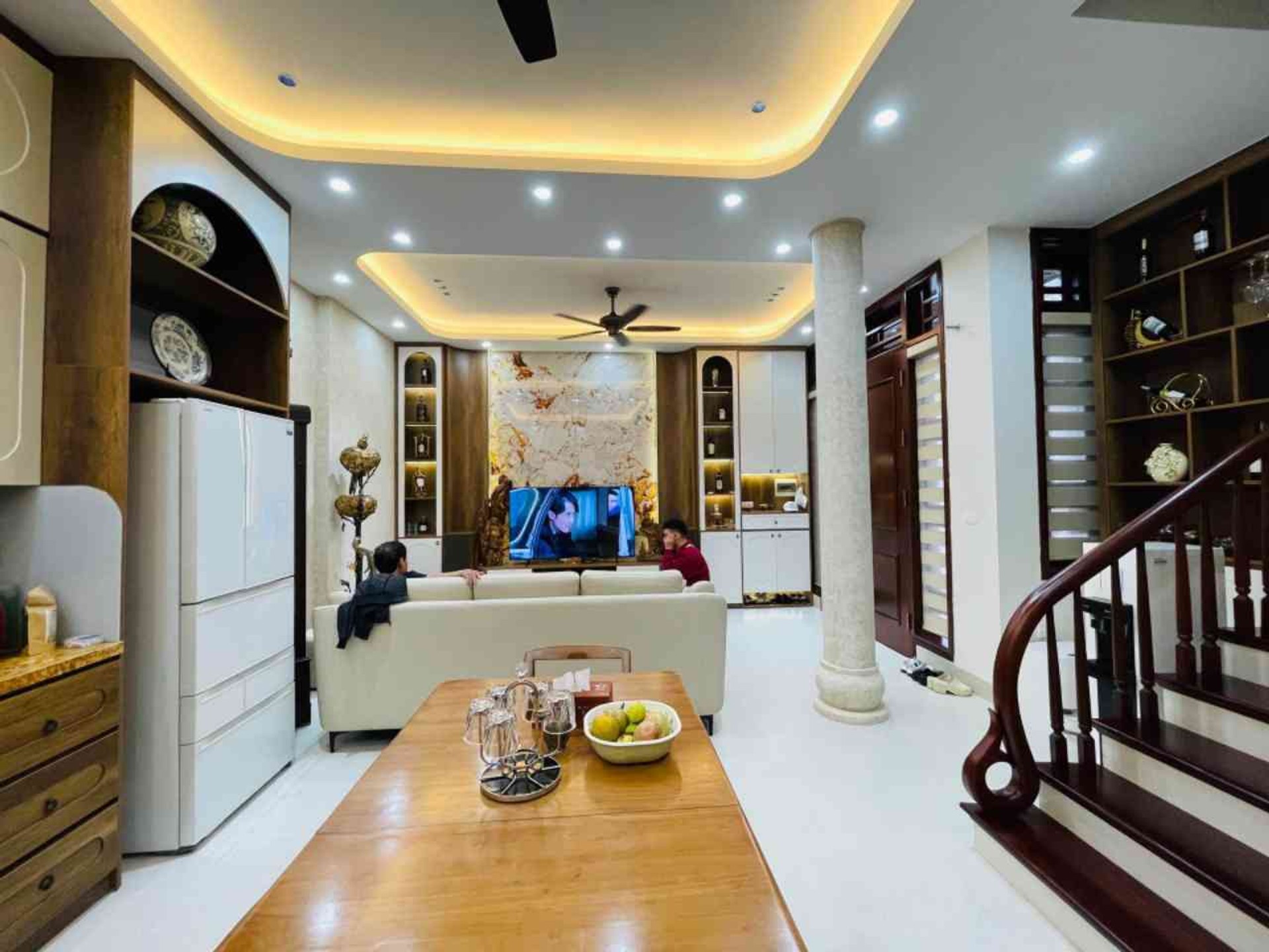 Bán nhà Hồng Tiến – 47m2 | 5 tầng | 3,2m x 15m | Giá 16,5 tỷ – Q. Long Biên – Liên hệ 0982.497.846 – Thang máy xịn sò, 20m ra mặt phố, Sổ đỏ cất két, Tiện ích ngập tràn Bán nhà Hồng Tiến – 47m2 | 5 tầng | 3,2m x 15m | Giá 16,5 tỷ – Q. Long Biên – Liên hệ 0982.497.846 – Thang máy xịn sò, 20m ra mặt phố, Sổ đỏ cất két, Tiện ích ngập tràn