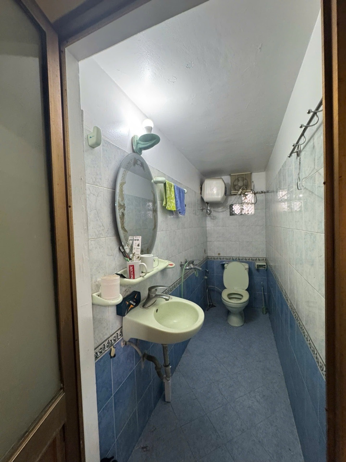 Bán nhà Kim Quan - 132m2 | 3 tầng | 8m x 16,3m | Giá 20 tỷ - Q. Long Biên - Liên hệ 0982.497.846 - Nhà có khuôn viên, Nhiều cây xanh, Bể cá coi không khí mát mẻ, Chủ xác định bán đất, Có thể mua 1 mảnh, Khách thiện chí cọc, Chủ tự tách sổ - Ảnh 7