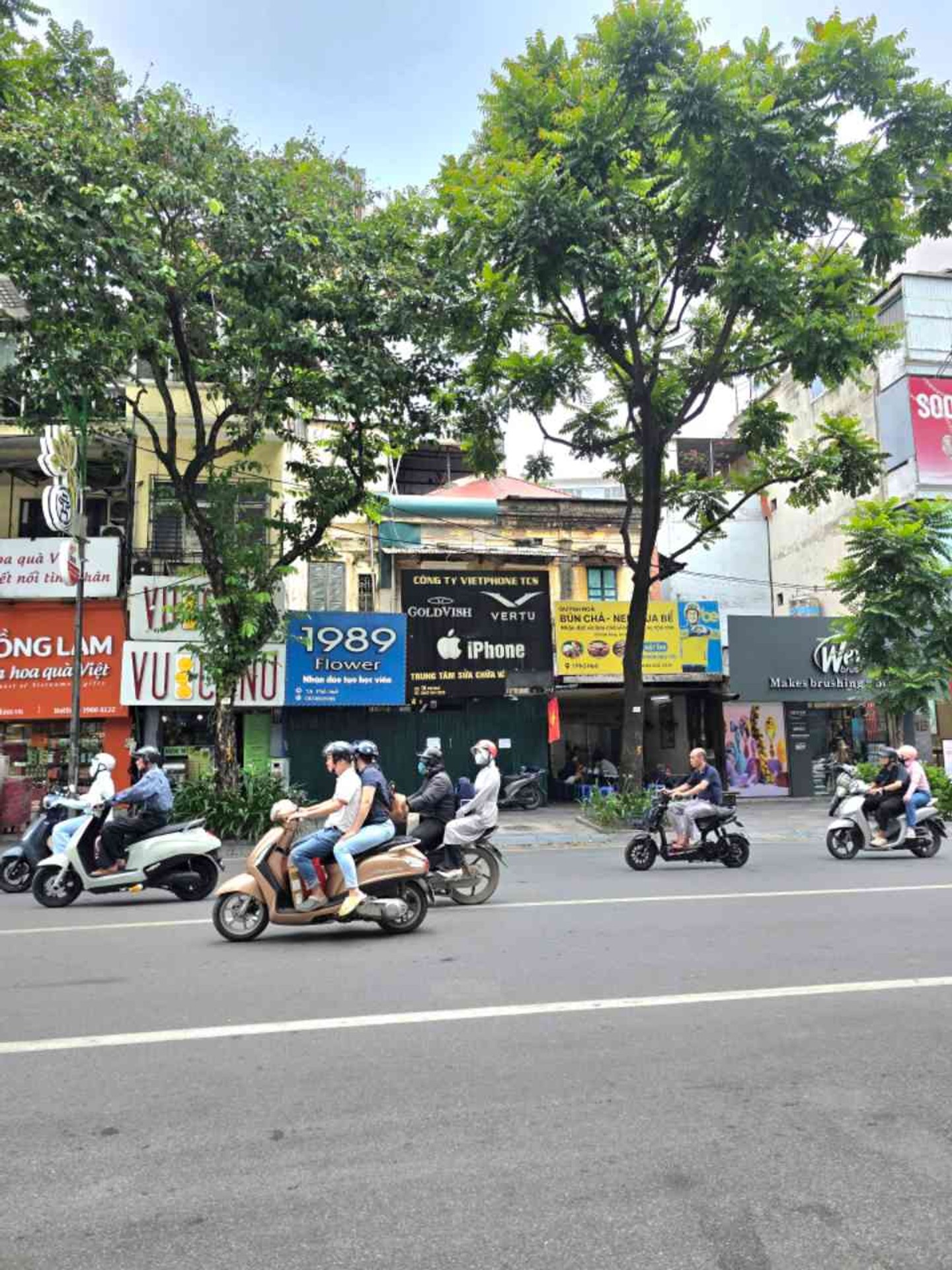 Bán đất mặt đường Phố Huế – 61m2 | 6m x 10m | Giá 60 tỷ – Q. Hoàn Kiếm – Liên hệ 0982.497.846 – Tuyến phố VIP, Kinh doanh sầm uất, Vỉa hè rộng, Chủ nhà đã xin giấy phép xây dựng 4 tầng 1 tum, Khách về chỉ việc xây Bán đất mặt đường Phố Huế – 61m2 | 6m x 10m | Giá 60 tỷ – Q. Hoàn Kiếm – Liên hệ 0982.497.846 – Tuyến phố VIP, Kinh doanh sầm uất, Vỉa hè rộng, Chủ nhà đã xin giấy phép xây dựng 4 tầng 1 tum, Khách về chỉ việc xây