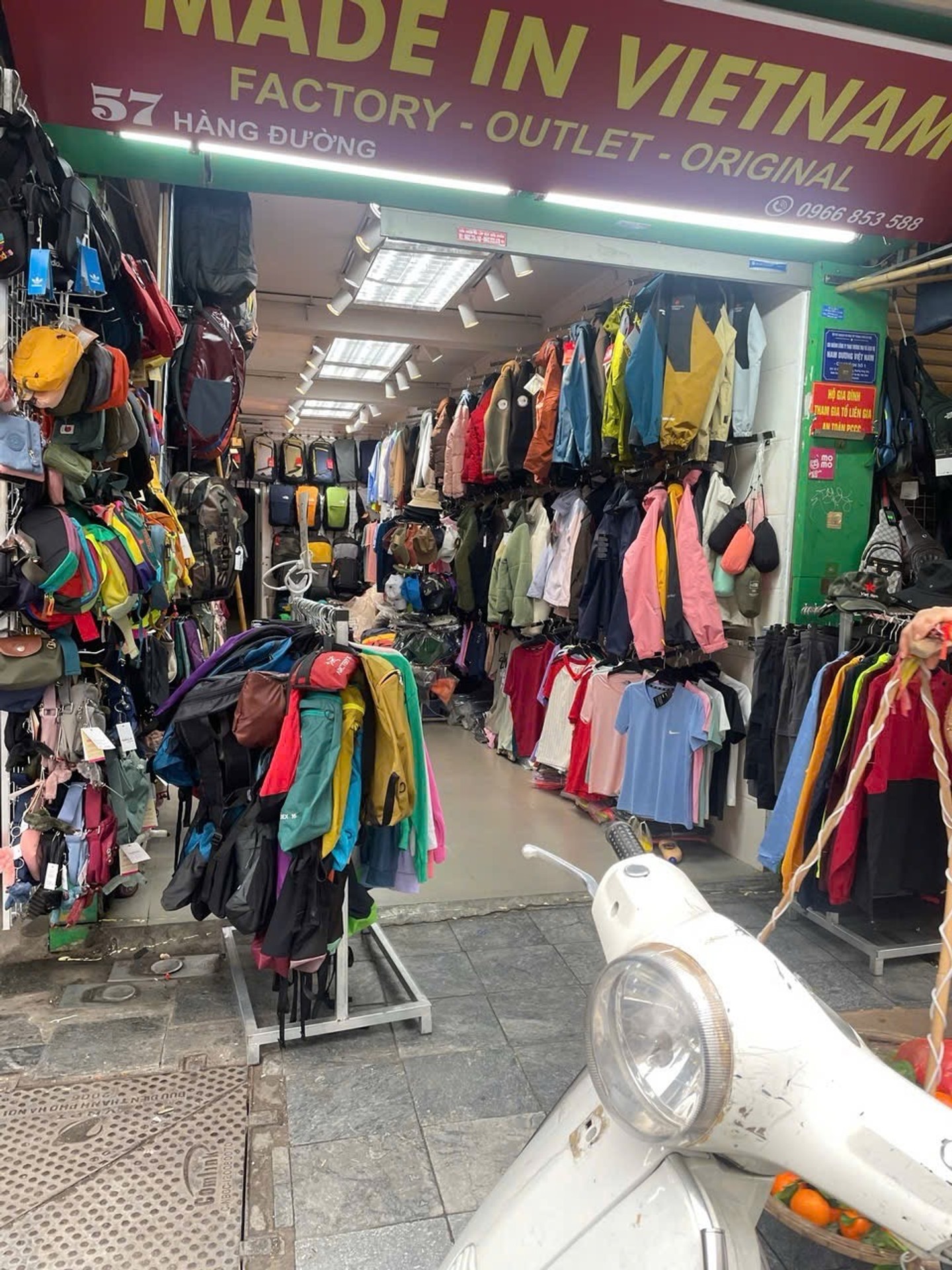 Bán nhà mặt phố Hàng Đường – 26/93m2 | 1 tầng | 2,9m x 20m2 | Giá 30 tỷ – Q. Hoàn Kiếm – Liên hệ 0982.497.846 – Mặt phố Cổ, Trung tâm Hoàn Kiếm, Đồng Xuân, Kinh doanh sầm uất Bán nhà mặt phố Hàng Đường – 26/93m2 | 1 tầng | 2,9m x 20m2 | Giá 30 tỷ – Q. Hoàn Kiếm – Liên hệ 0982.497.846 – Mặt phố Cổ, Trung tâm Hoàn Kiếm, Đồng Xuân, Kinh doanh sầm uất
