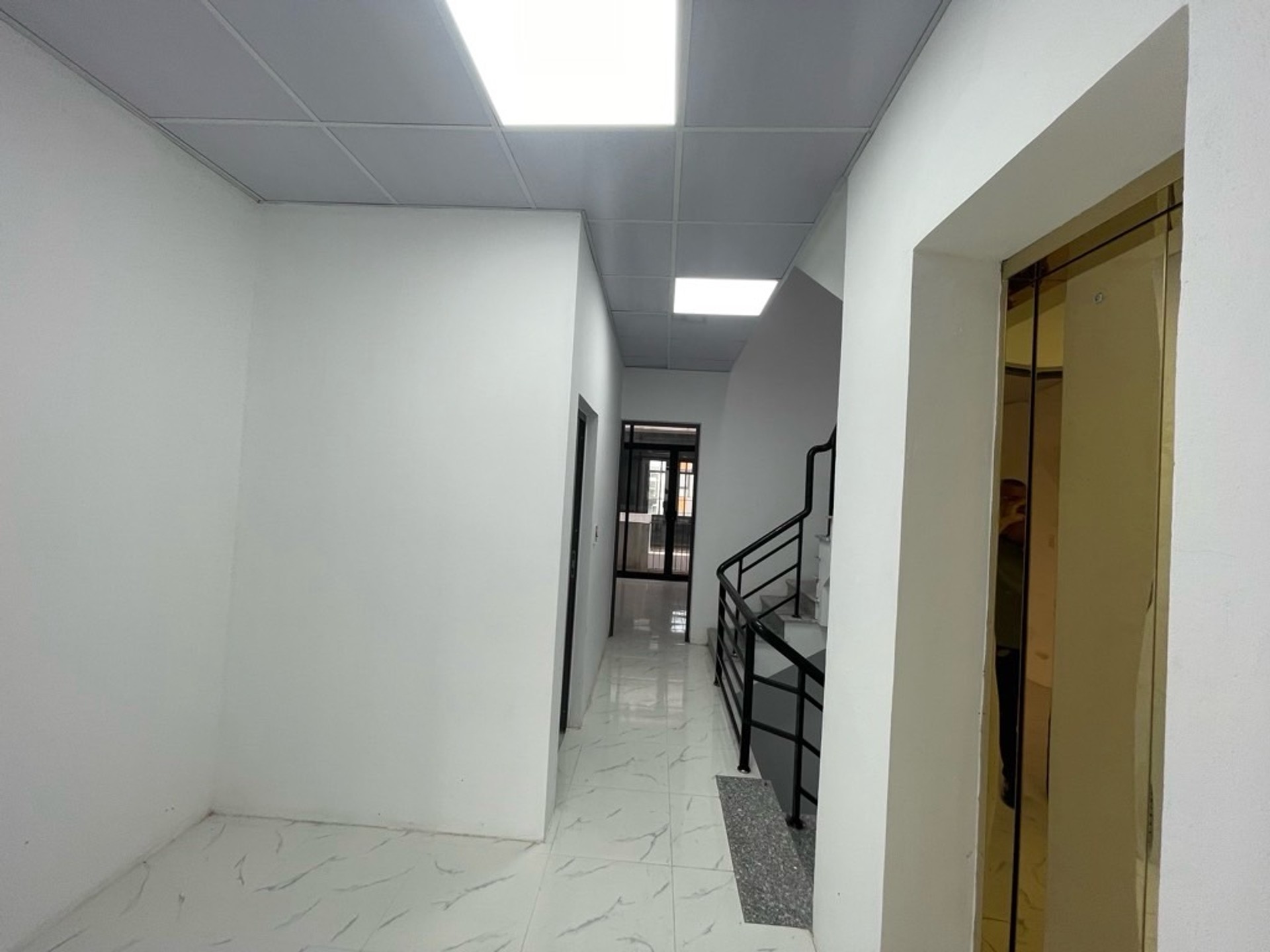 Bán Shophouse, Liền kề Bình Minh Garden - 79m2 | 4 tầng | Mặt tiền 4,5m x 17,5m | Giá 25 tỷ - 93 Đức Giang, Long Biên - Thang máy, Kinh doanh đỉnh, View chung cư, Sổ đỏ lâu dài - Ảnh 5