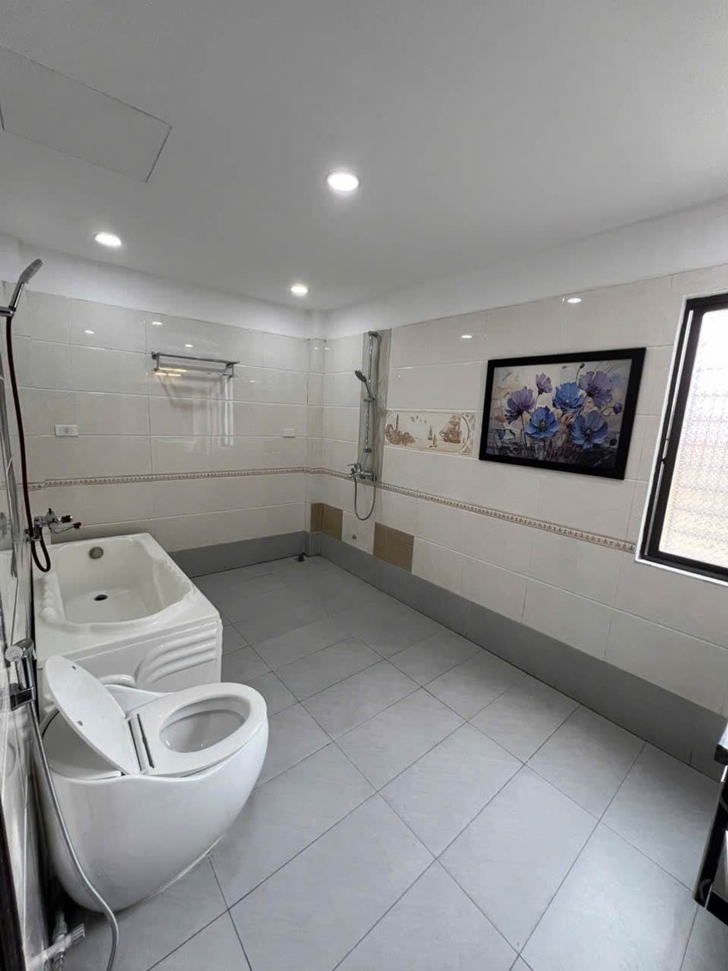 Bán nhà Trường Lâm, Q. Long Biên - 34m2 | 5 tầng | Diện tích 4m x 8,6m | Giá 10,39 tỷ– 【Nhà đẹp, Xây mới, Full nội thất, 2 nhà ra phố, Gara ôtô, 2 thoáng】 - Ảnh 3