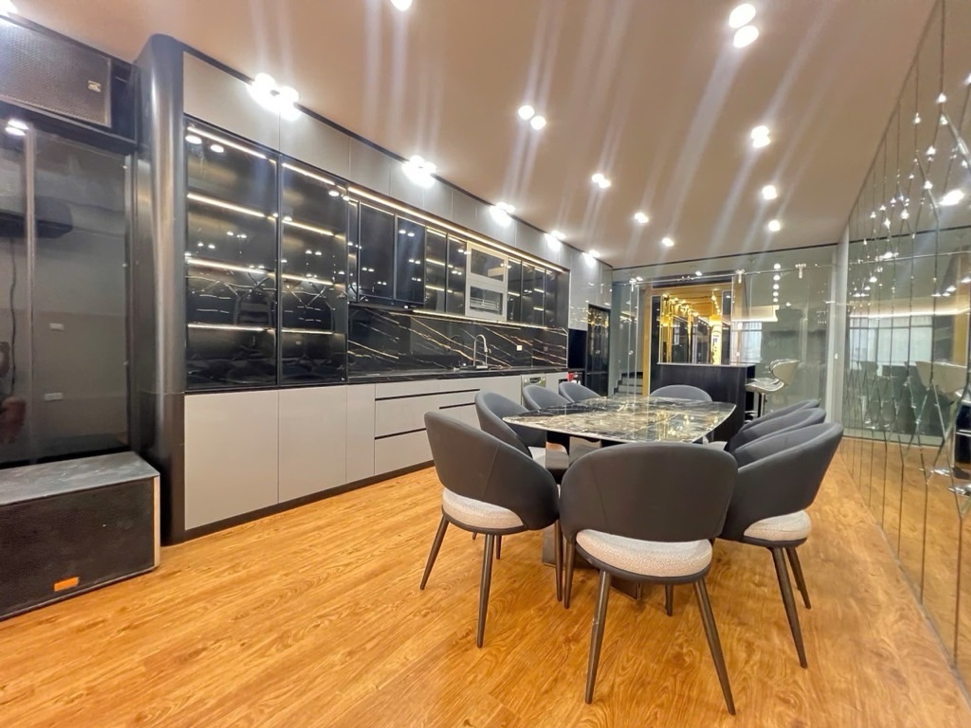 Bán nhà Nguyễn Văn Cừ 80m2 | 7 tầng | 4,2m x 19m | 27,8 tỷ - Long Biên - Ảnh 3