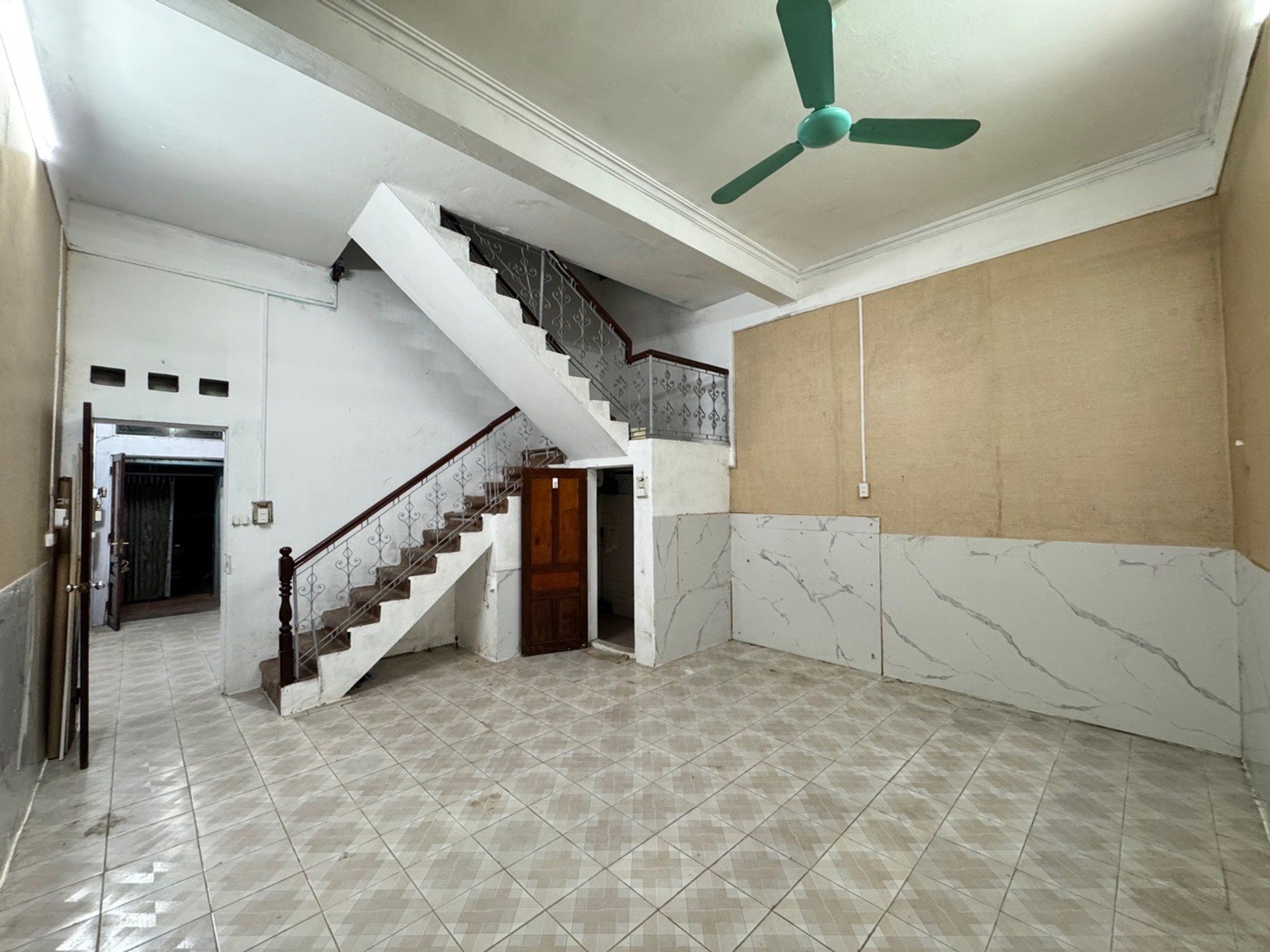 Bán nhà Ô Cách, Q. Long Biên - 67m2 | 2 tầng | Mặt tiền 5,8m x 11,8m2 | Giá 13,9 tỷ - Ảnh 6