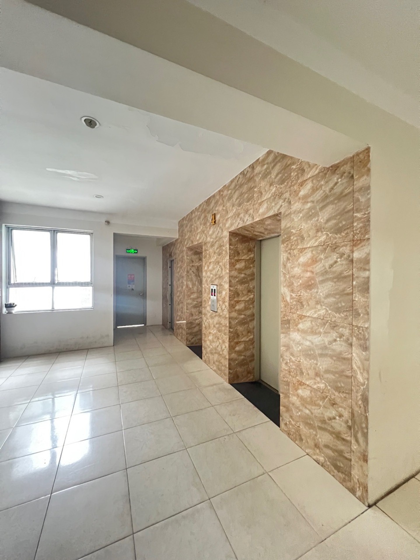 Bán chung cư Việt Hưng - 2PN | 2VS | 74m2 | Giá 3,8 tỷ - Tòa CT9A | Tầng 4 - Đường Nguyễn Cao Luyện - Ảnh 2