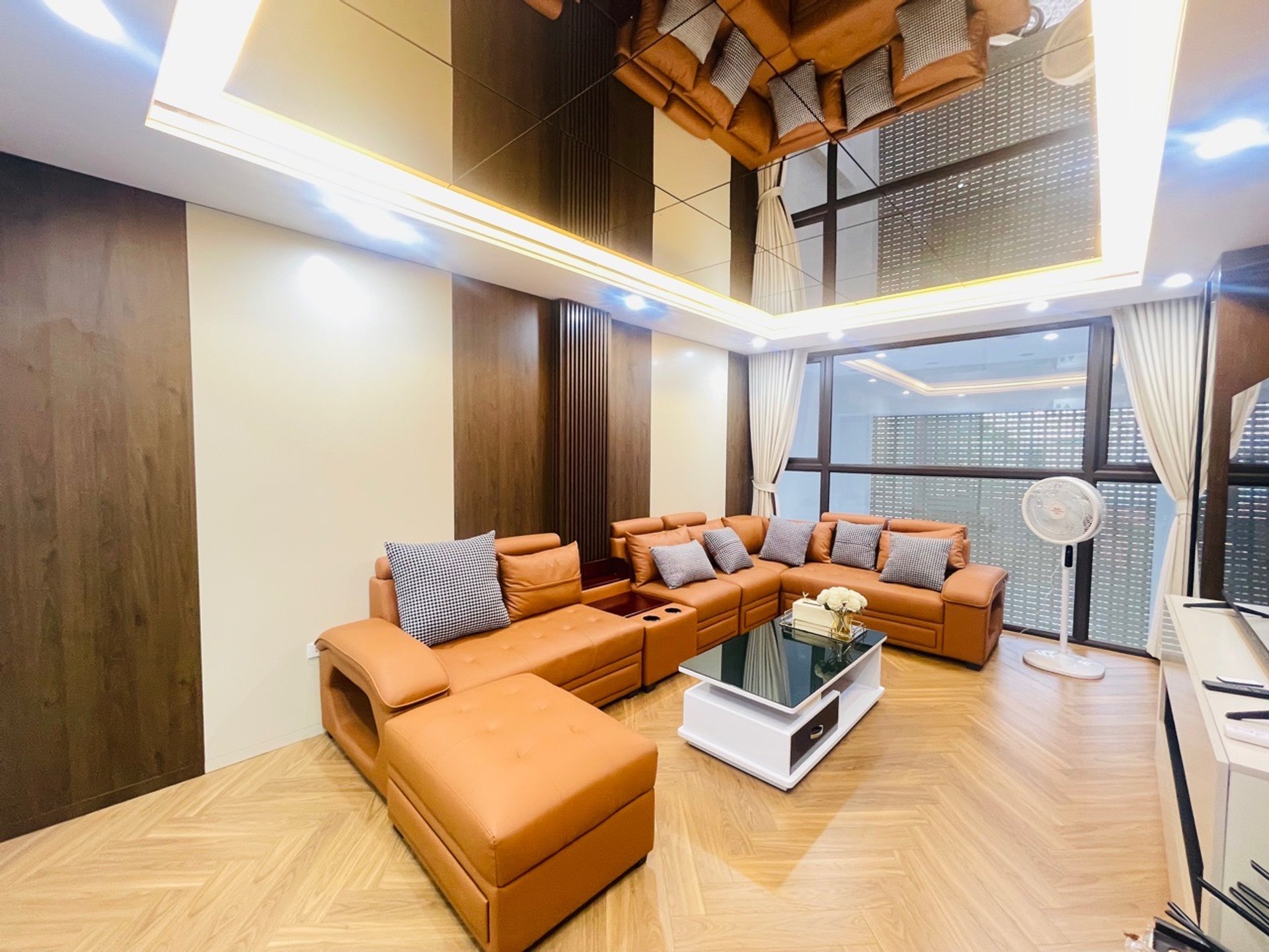 Bán nhà Hoa Lâm - 64m2 | 6 tầng | 3,9m x 16,2m | Giá 18,5 tỷ - Q. Long Biên - Liên hệ 0982.497.846 - Nhà đẹp mới tinh, Thiết kế hiện đại, Vị trí hiếm, Thang máy, Full nội thất, Mặt ngõ ôtô vào tận nhà, Chỉ 10m ra phố - Ảnh 10