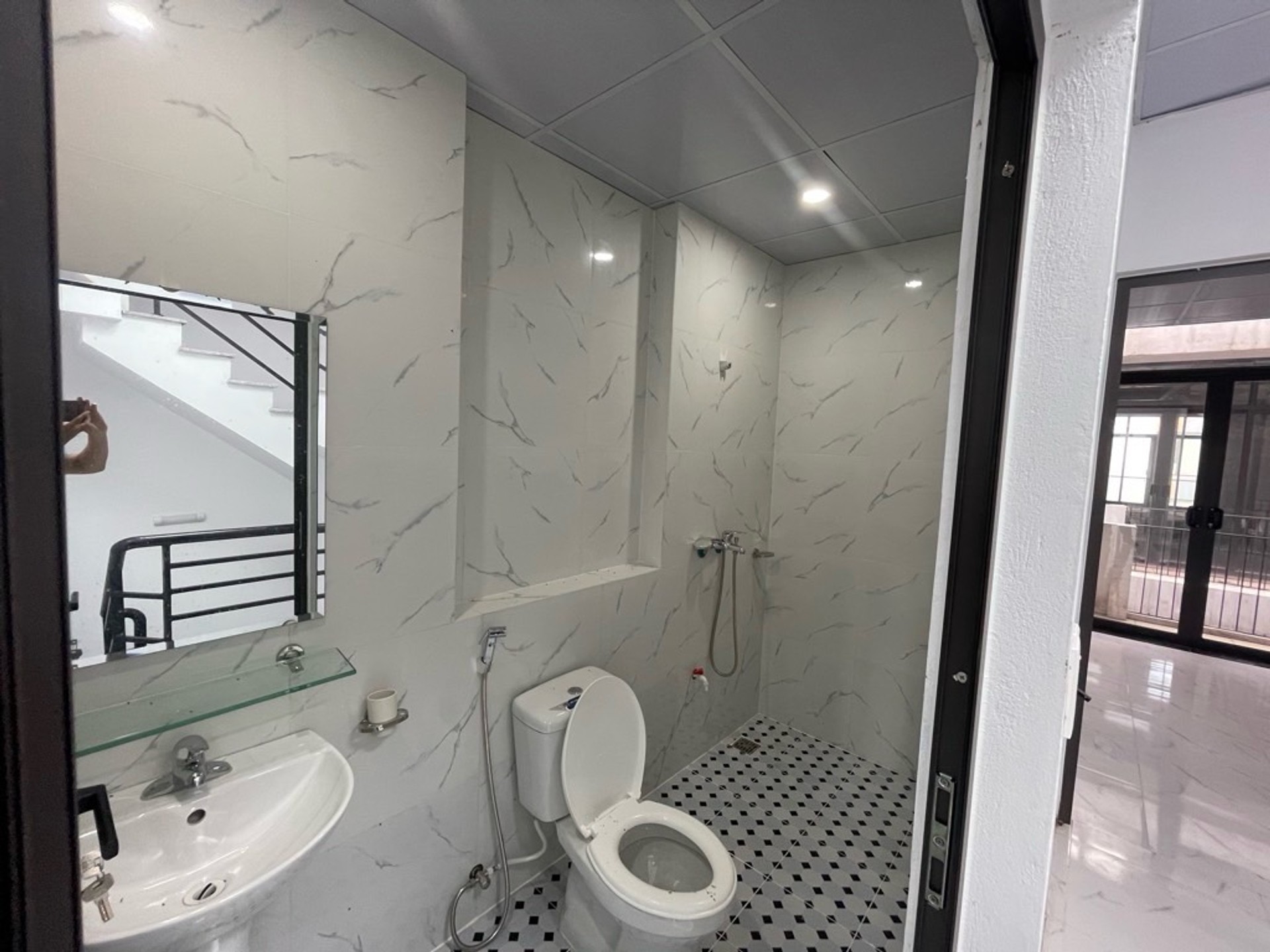 Bán Shophouse, Liền kề Bình Minh Garden - 79m2 | 4 tầng | Mặt tiền 4,5m x 17,5m | Giá 25 tỷ - 93 Đức Giang, Long Biên - Thang máy, Kinh doanh đỉnh, View chung cư, Sổ đỏ lâu dài - Ảnh 4