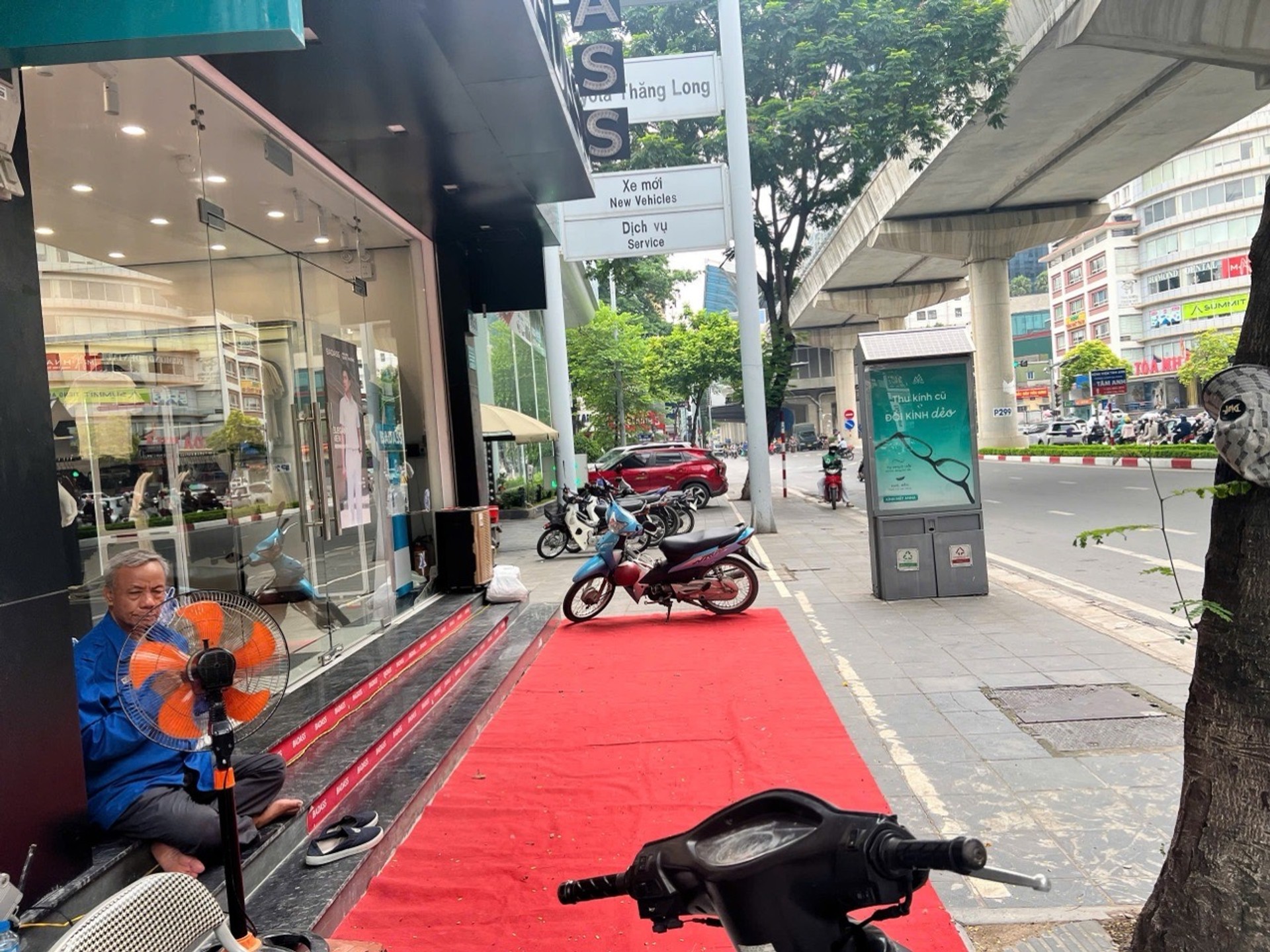 Alternative view of Bán nhà mặt phố Cầu Giấy - 55m2 | 9 tầng | Mặt tiền 3,6m x 13,5m | Giá 52 tỷ