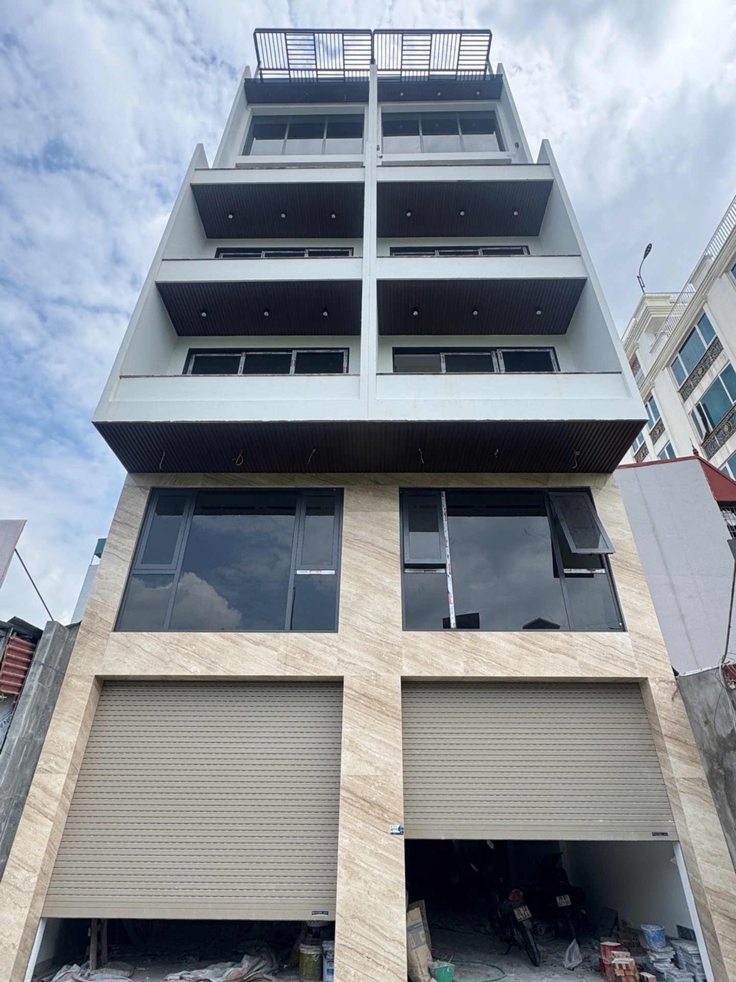 Bán nhà mặt phố Ngọc Thụy – 56m2 | 8 tầng | Mặt tiền 3,9m x 14,5m | Giá 29,8 tỷ