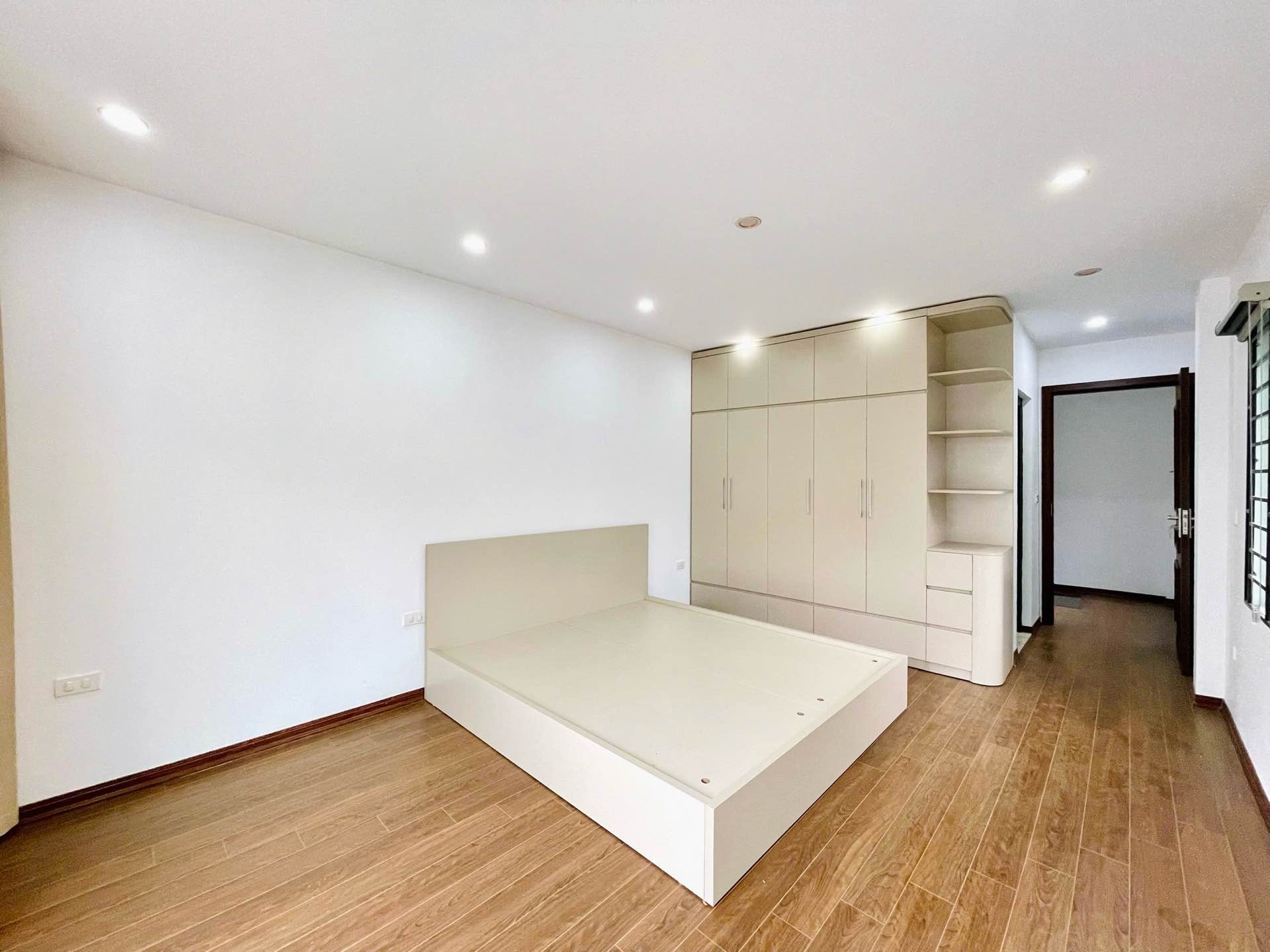 Bán nhà Hoa Lâm 51m2 | 5 tầng | 3,6m2 x 9,5m | 9,9 tỷ - Long Biên - Lô góc, Ngõ gần ôtô, nhà mới, đẹp long lanh - Tặng Full nội thất - Ảnh 19