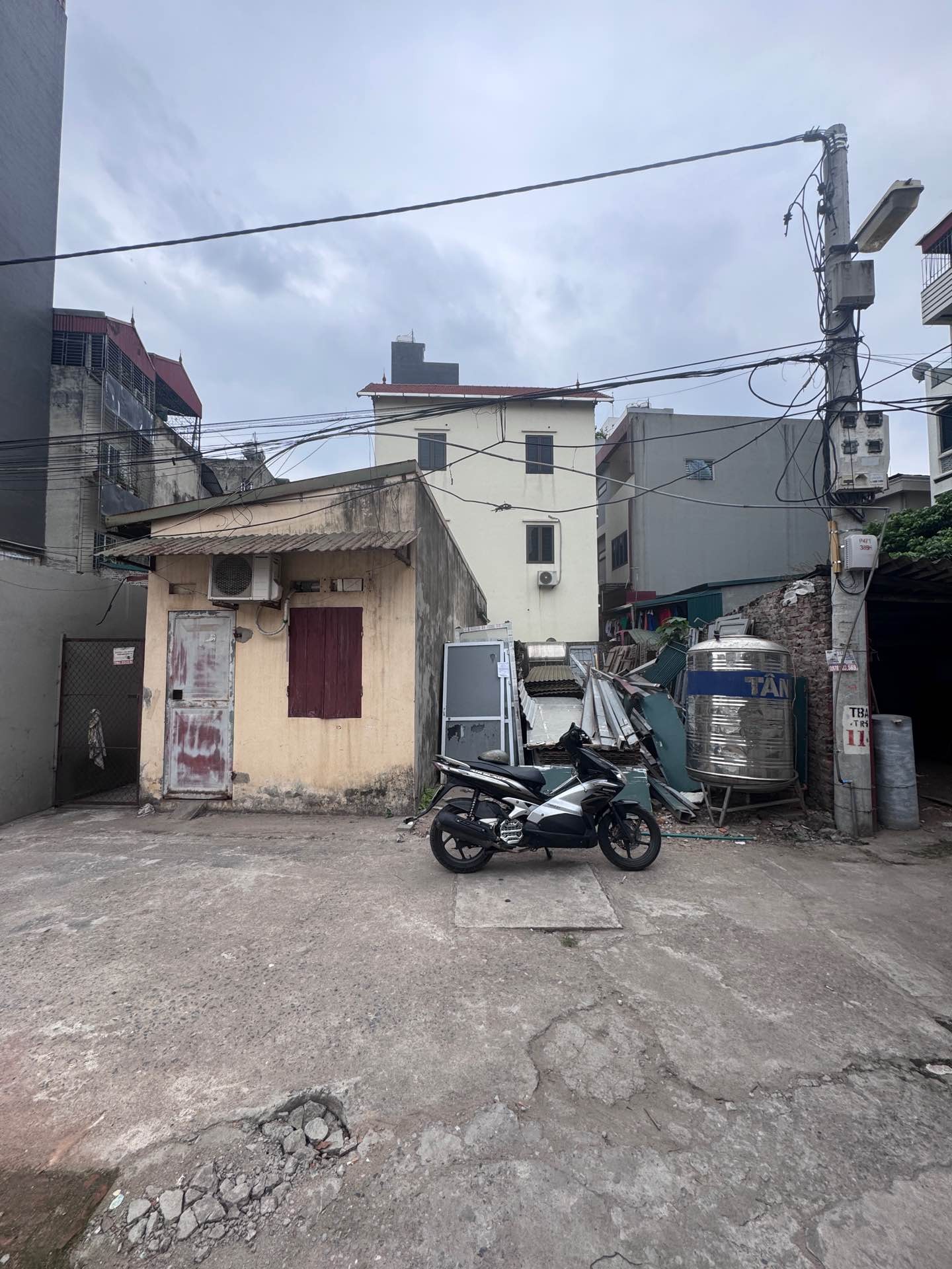 Bán đất Phố Trạm 11,2 tỷ – 50m2 – 4m x 12,5m Bán đất Phố Trạm 11,2 tỷ – 50m2 – 4m x 12,5m
