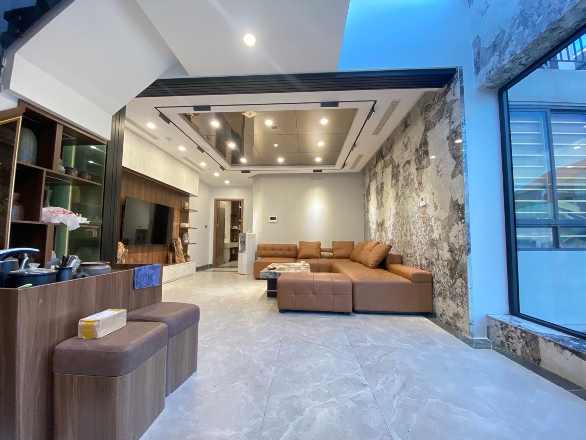 Alternative view of Bán nhà Chu Huy Mân, Q. Long Biên - 110m2 |  8 tầng | Mặt tiền 4,9m x 15m | Giá 22,9 tỷ – 【Nhà đẹp, Thang máy, Xây mới, Full nội thất, Ô tô tránh, Gần hồ, Kinh doanh, 2 thoáng trước sau】
