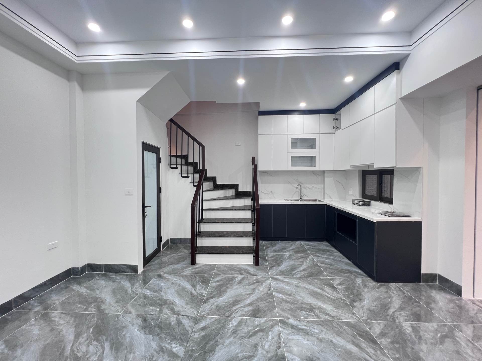 Bán nhà Ô Cách - 8,48 tỷ | 33m2 | 5 tầng - Ngõ to, Ôtô 4 - Ảnh 4