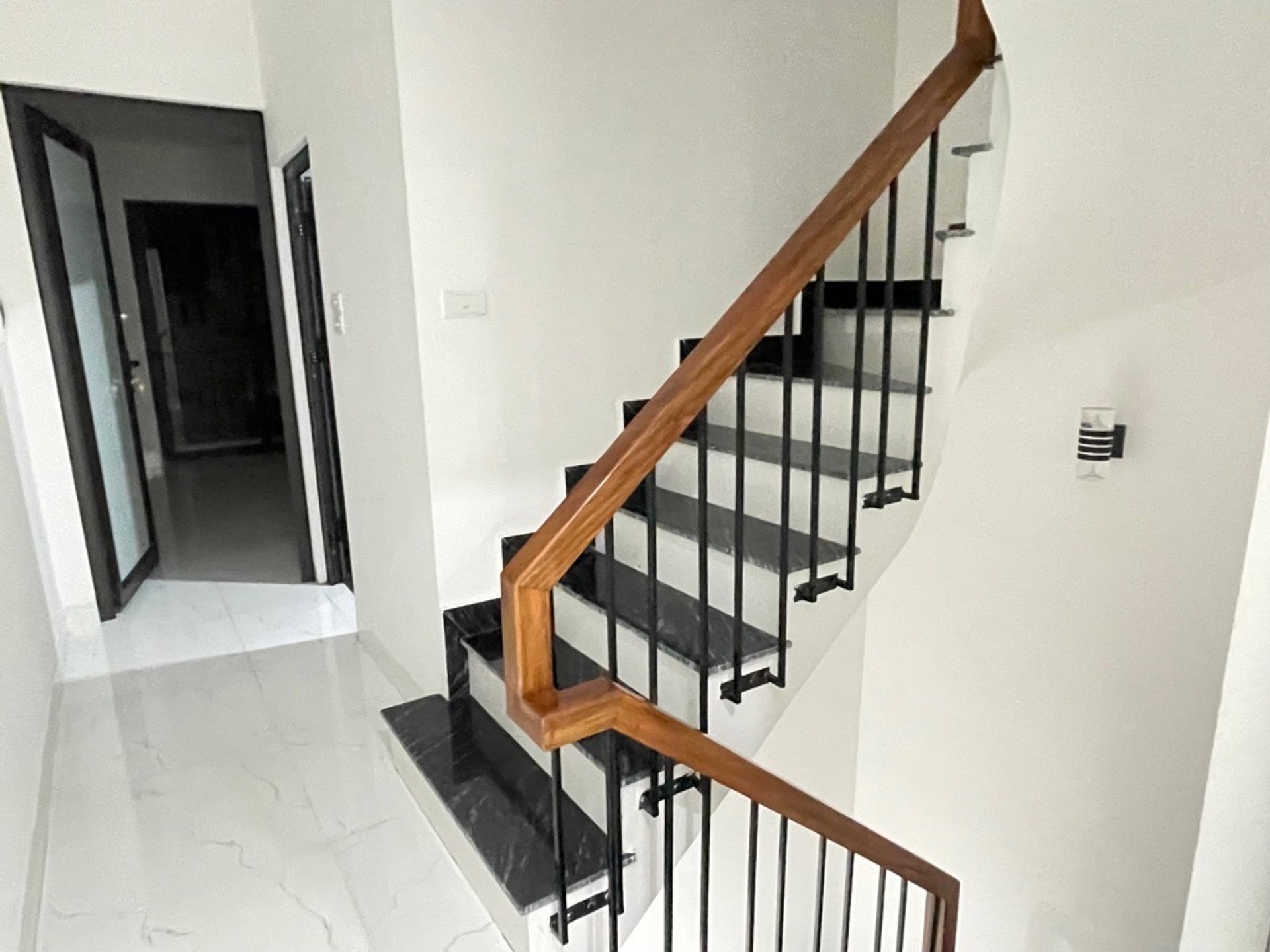 Bán nhà Ô Cách 35m2 | 4 tầng | 3,1m2 x 11,2m2 | 8,2 tỷ - Long Biên - Ôtô đỗ cửa, Nhà mới, Ngõ thông, 5 phòng thoáng sáng - Ảnh 4