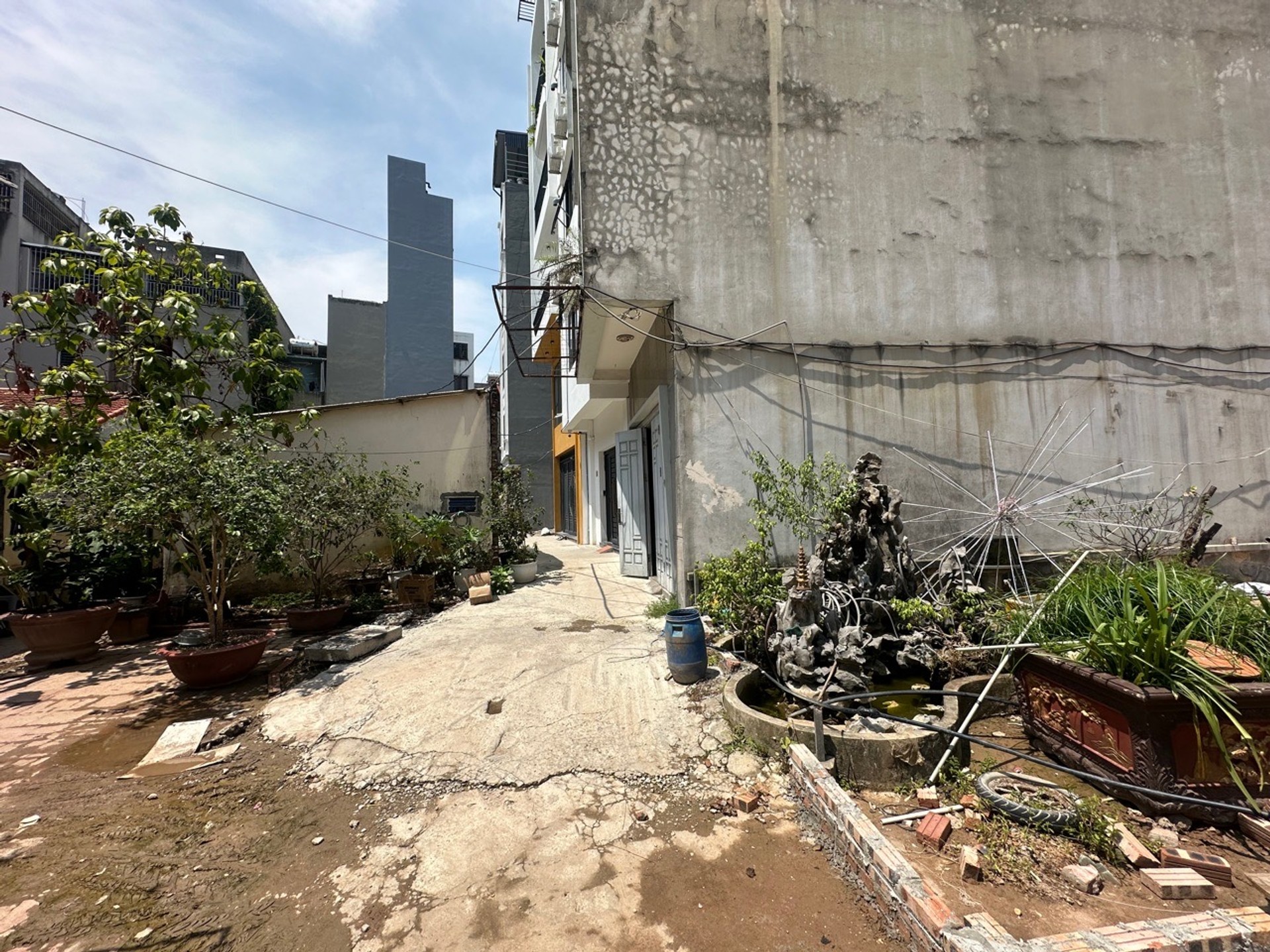Alternative view of Bán đất Ngọc Thụy, Long Biên - 50m2 | 4,1m x 12m | Giá 8,85 tỷ - Đất đẹp nở hậu, Ngõ rộng 3,5m, Ngõ thông, Vị trí đẹp, Gần chợ Ngọc Thụy