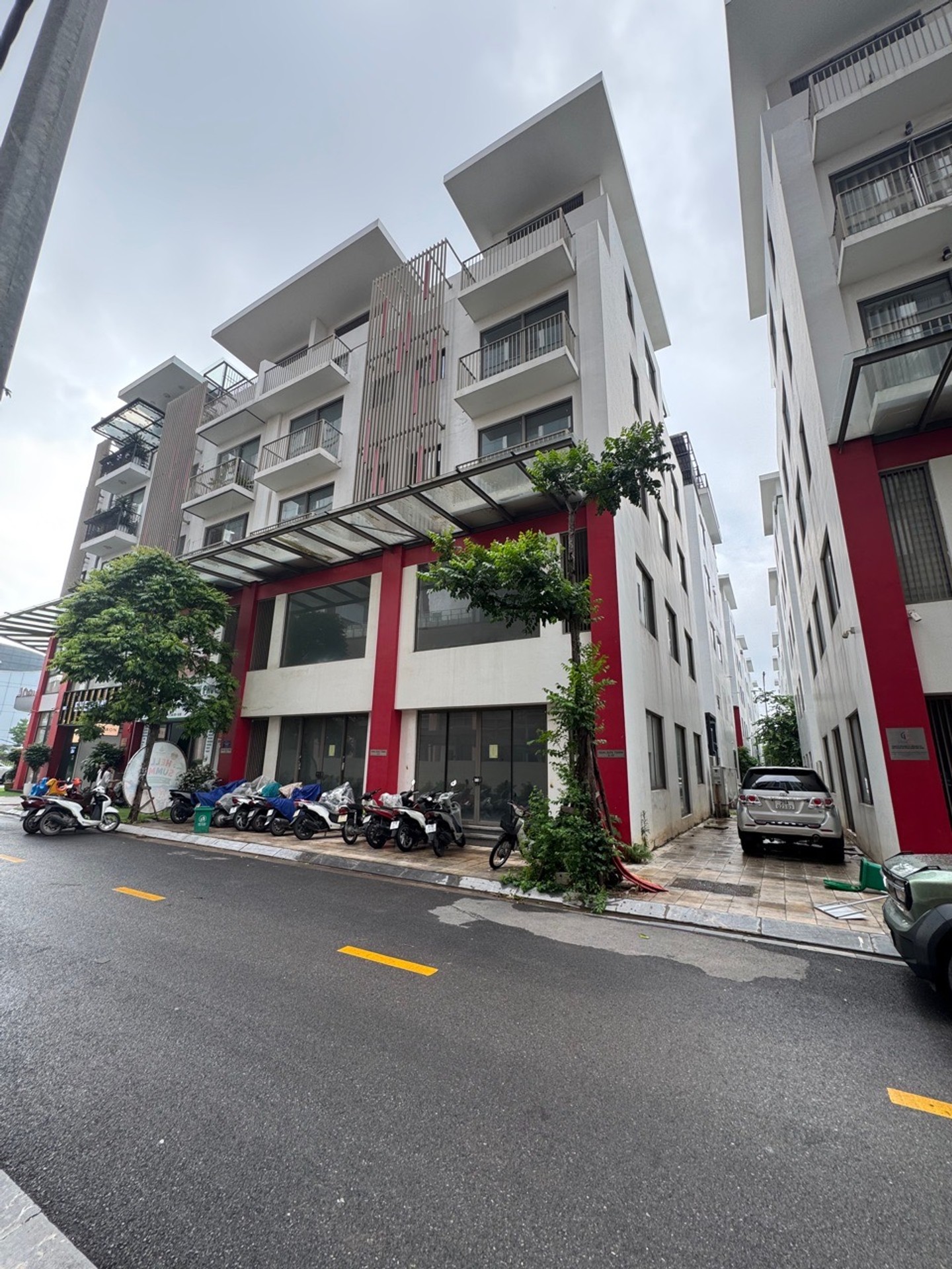 Bán liền kề Khai Sơn Town – 99m2 | 5 tầng | 8m x 12,5m | Giá 31,5 tỷ – Q. Long Biên – Liên hệ 0982.497.846 – Hàng hiếm, Lô góc 3 mặt thoáng, Phân lô, Vỉa hè, Ôtô tránh, Kinh doanh sầm uất Bán liền kề Khai Sơn Town – 99m2 | 5 tầng | 8m x 12,5m | Giá 31,5 tỷ – Q. Long Biên – Liên hệ 0982.497.846 – Hàng hiếm, Lô góc 3 mặt thoáng, Phân lô, Vỉa hè, Ôtô tránh, Kinh doanh sầm uất