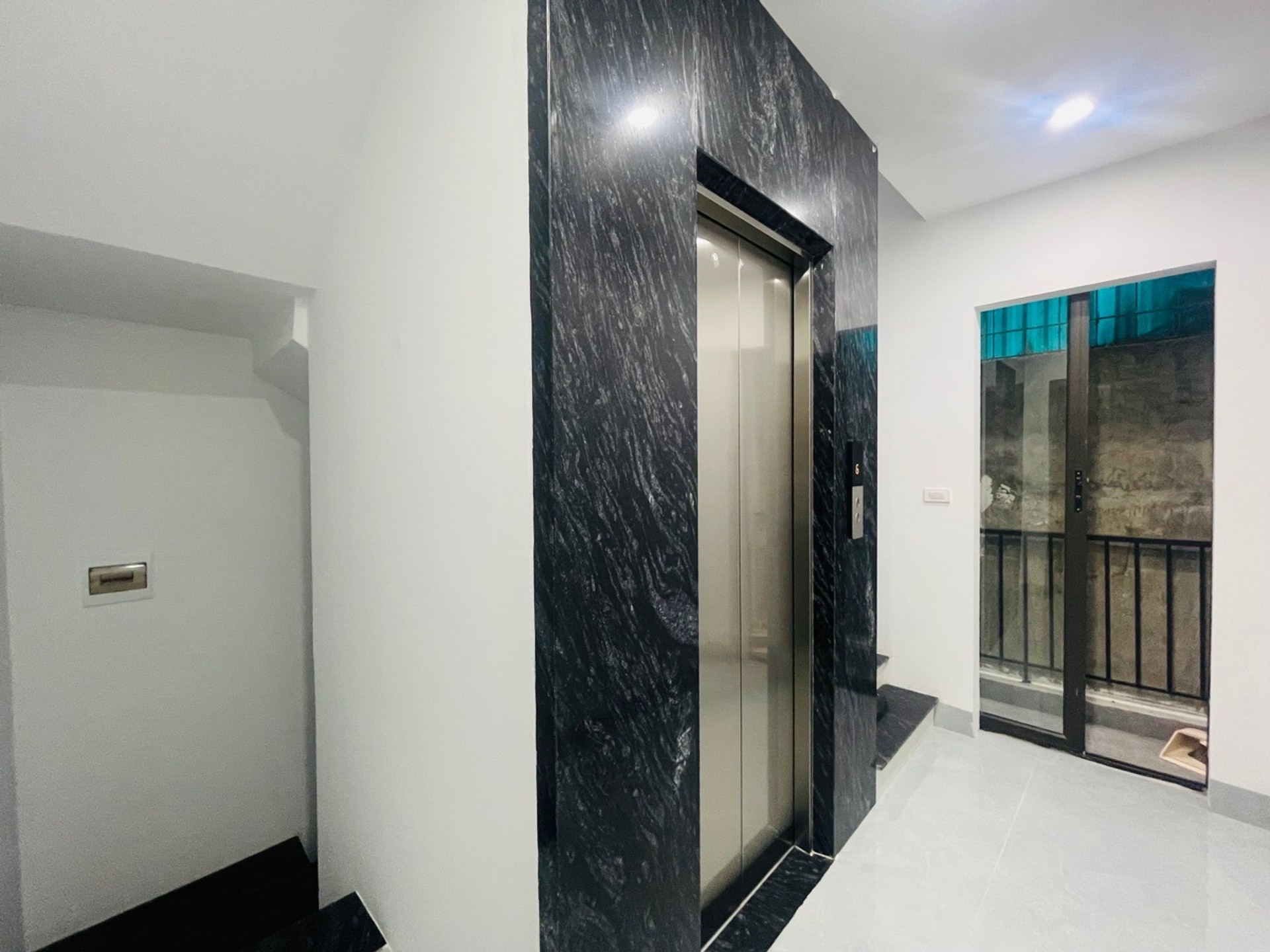 Bán nhà Hoa Lâm - 64m2 | 6 tầng | 3,9m x 16,2m | Giá 18,5 tỷ - Q. Long Biên - Liên hệ 0982.497.846 - Nhà đẹp mới tinh, Thiết kế hiện đại, Vị trí hiếm, Thang máy, Full nội thất, Mặt ngõ ôtô vào tận nhà, Chỉ 10m ra phố - Ảnh 11