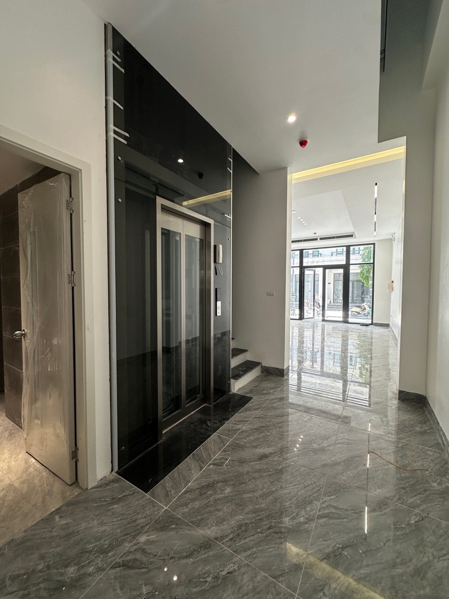Bán liền kề Louis City Hoàng Mai 108m2 | 6 tầng | 5m x 20m | 37,5 tỷ - 0862.366.568 - Ảnh 8