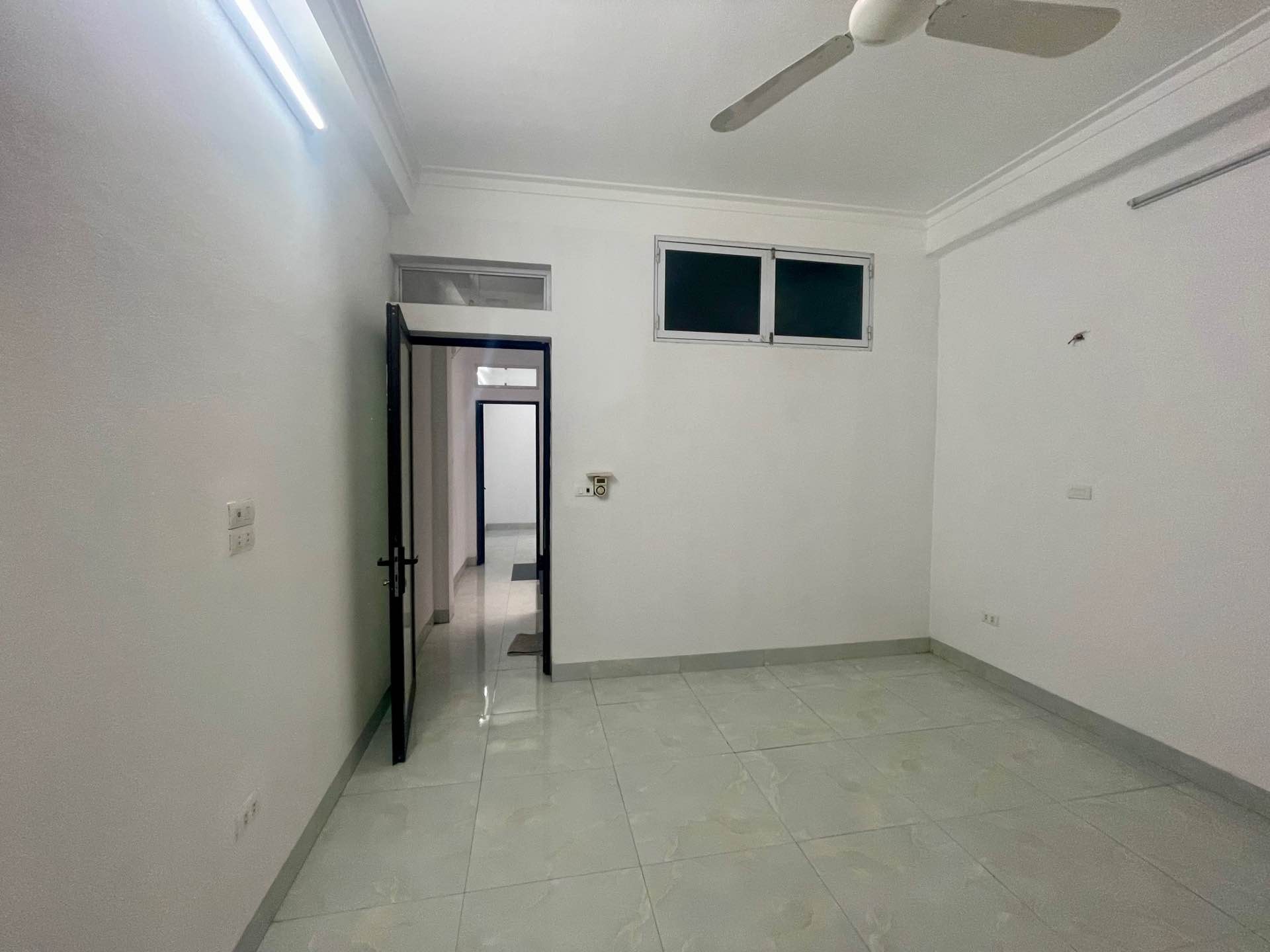 Bán nhà Ô Cách, Q. Long Biên - 44m2 | 3 tầng | Mặt tiền 4m x 11m | Giá 7 tỷ – 【Ngõ nông, Gần ôtô tránh, Nhà đẹp ở ngay】 - Ảnh 4