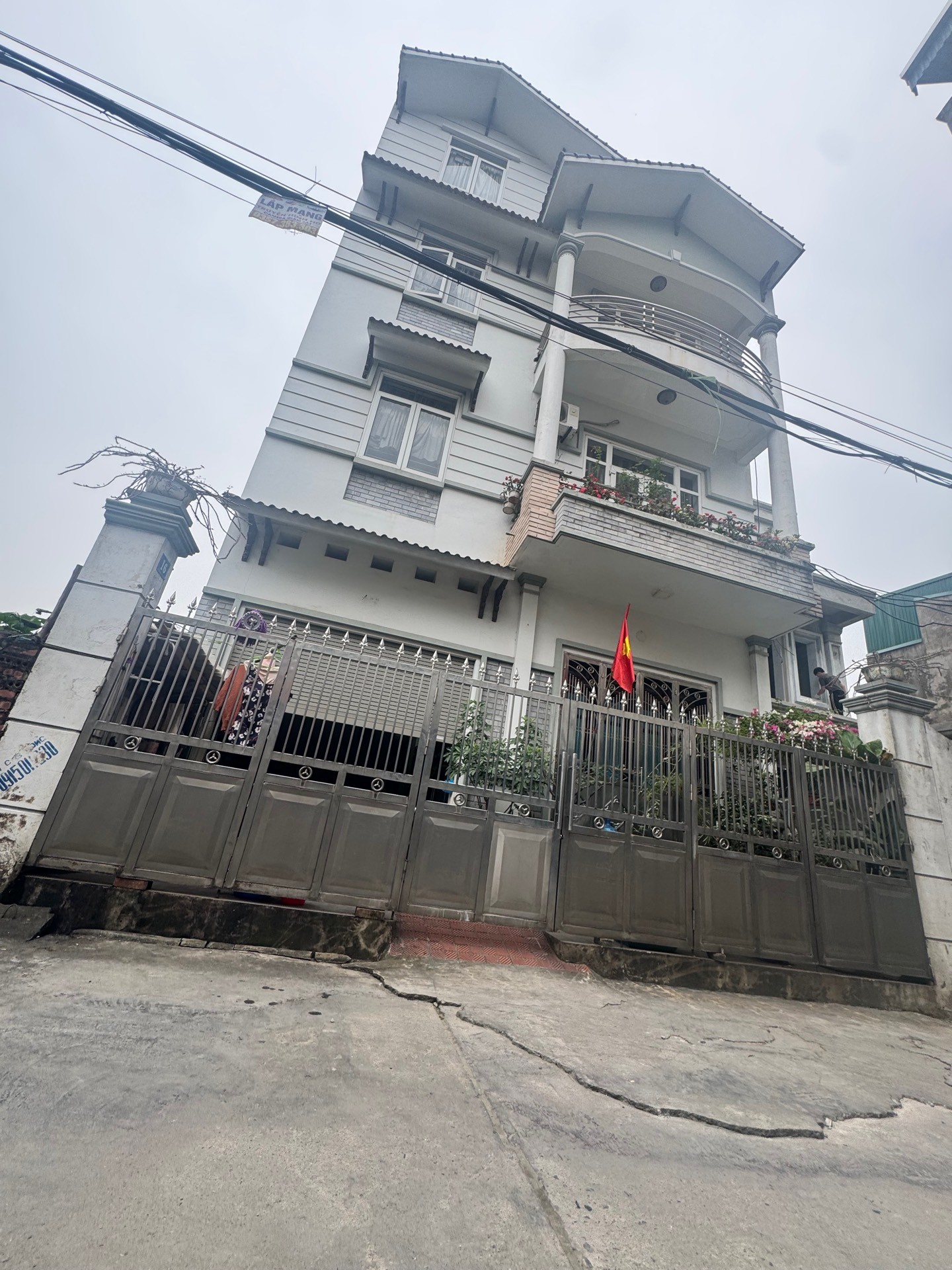 Bán nhà Trường Lâm | 21 tỷ| 140m2 | 3,5 tầng | Mặt tiền 8,5m Bán nhà Trường Lâm | 21 tỷ| 140m2 | 3,5 tầng | Mặt tiền 8,5m