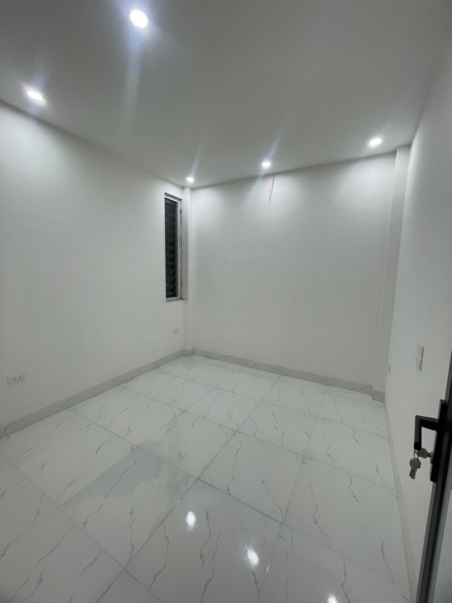 Bán nhà Ô Cách 35m2 | 4 tầng | 3,1m2 x 11,2m2 | 8,2 tỷ - Long Biên - Ôtô đỗ cửa, Nhà mới, Ngõ thông, 5 phòng thoáng sáng - Ảnh 9