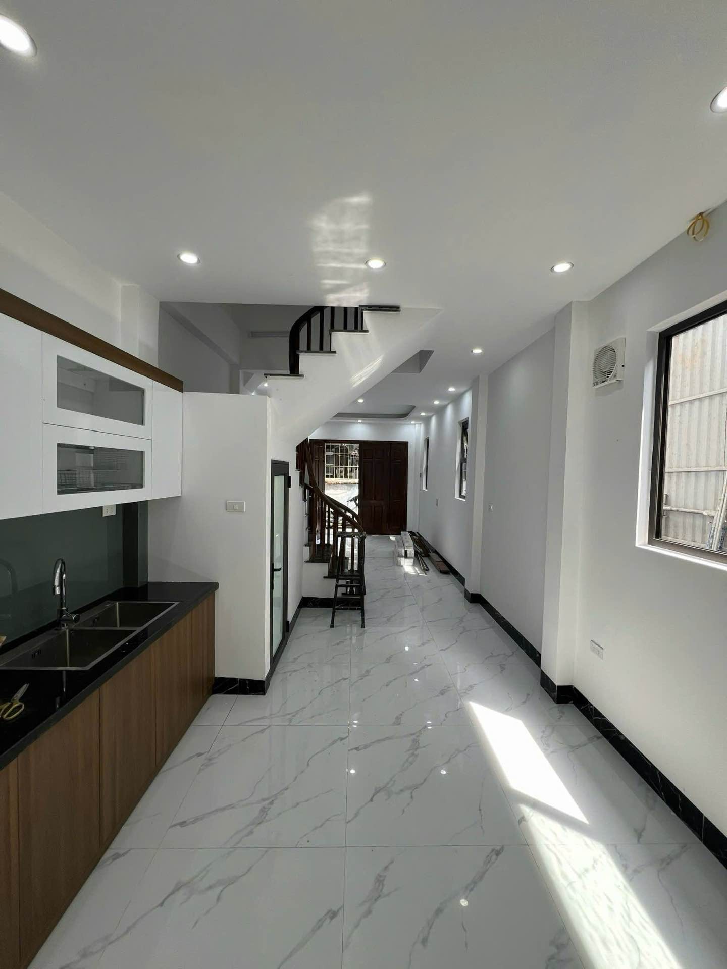 Bán nhà Ô Cách, Q. Long Biên - 39m2 | 5 tầng | Mặt tiền 3,5m x 10m | Giá 8,6 tỷ – 【8 phòng ngủ, Cho thuê dòng tiền ổn định 24 triệu/tháng, Cách đường ôtô tránh 10m, Đầu tư giữ tiền】 - Ảnh 4