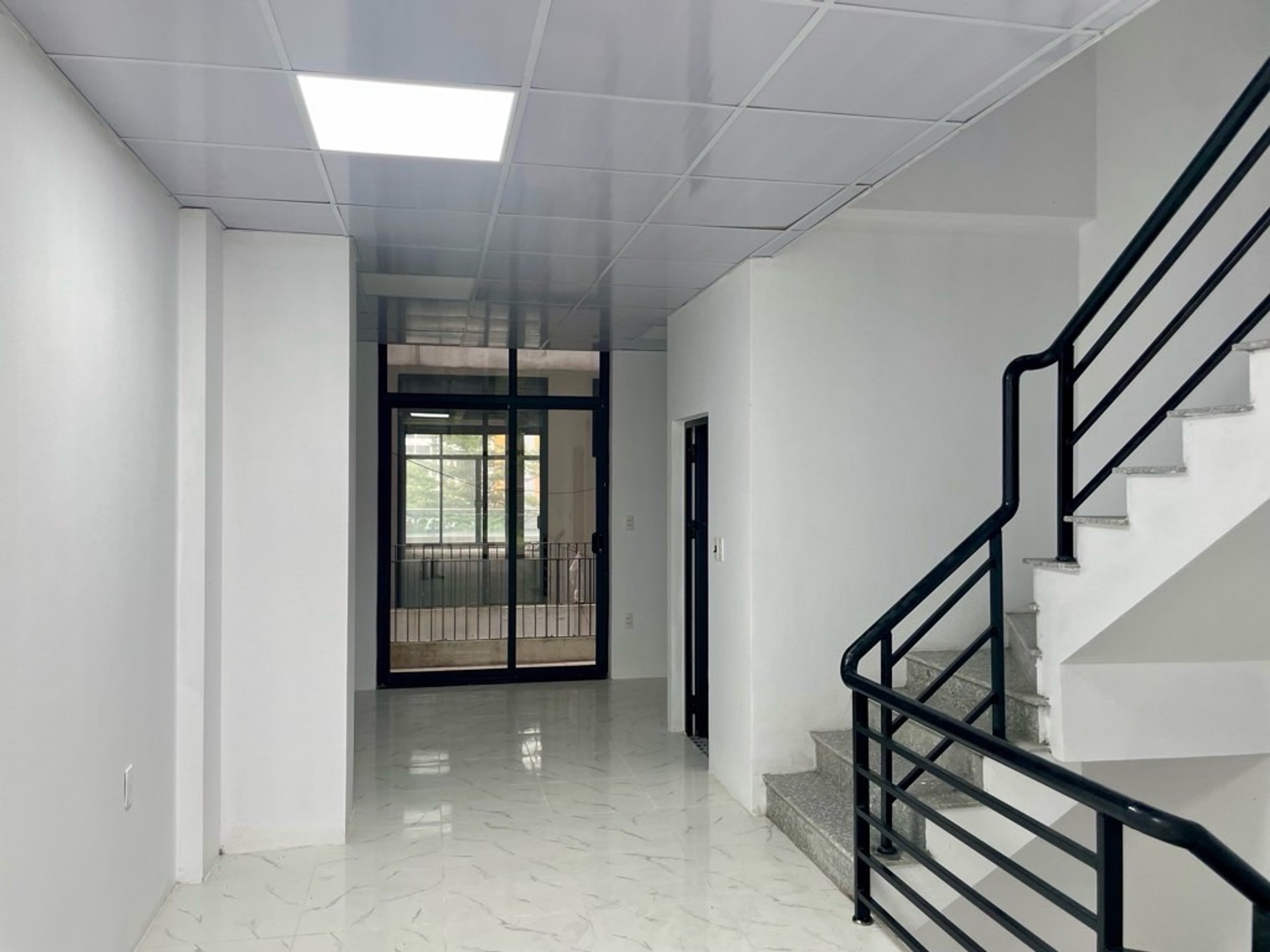 Bán Shophouse, Liền kề Bình Minh Garden - 79m2 | 4 tầng | Mặt tiền 4,5m x 17,5m | Giá 25 tỷ - 93 Đức Giang, Long Biên - Thang máy, Kinh doanh đỉnh, View chung cư, Sổ đỏ lâu dài - Ảnh 6