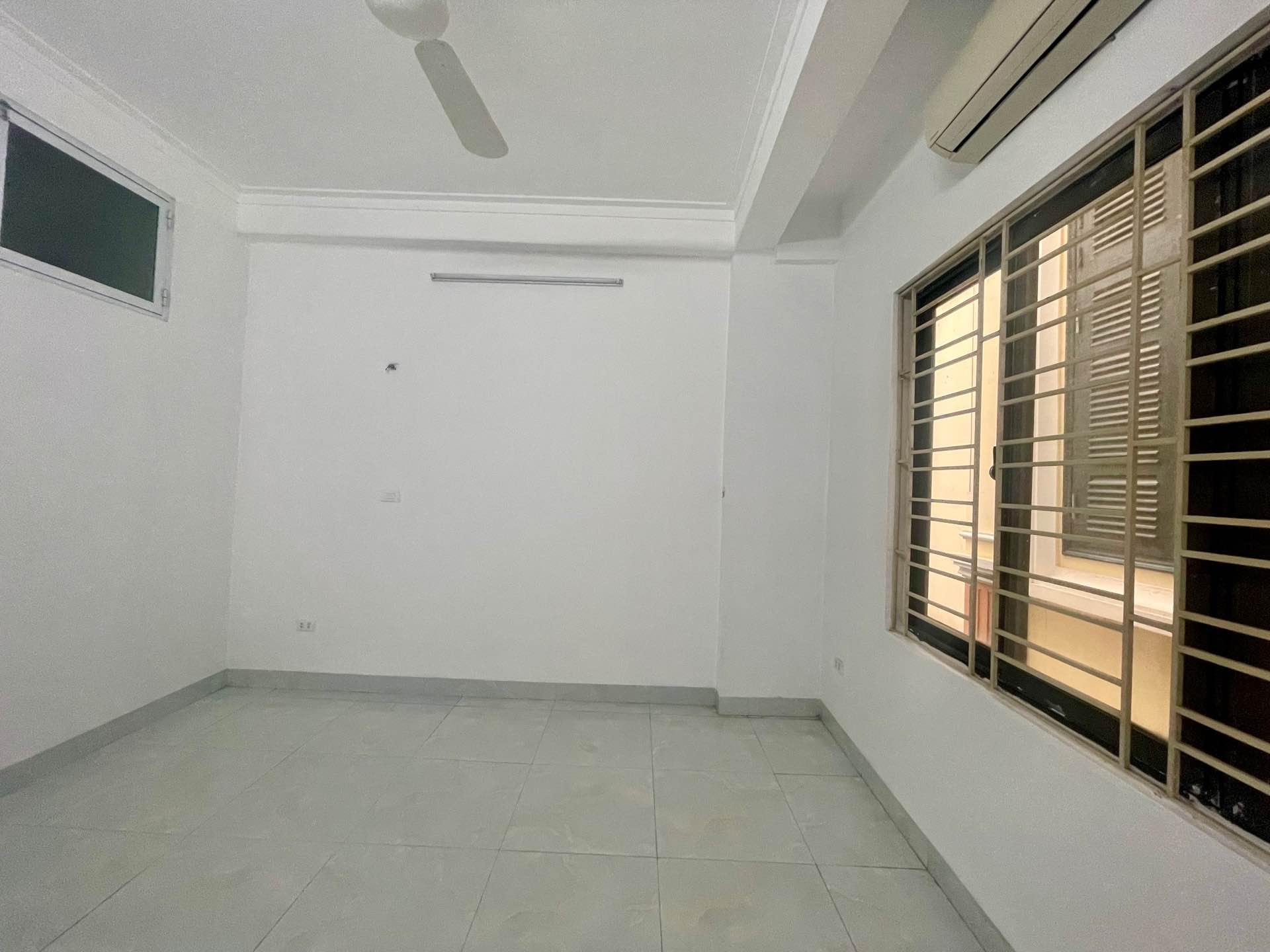 Bán nhà Ô Cách, Q. Long Biên - 44m2 | 3 tầng | Mặt tiền 4m x 11m | Giá 7 tỷ – 【Ngõ nông, Gần ôtô tránh, Nhà đẹp ở ngay】 - Ảnh 5