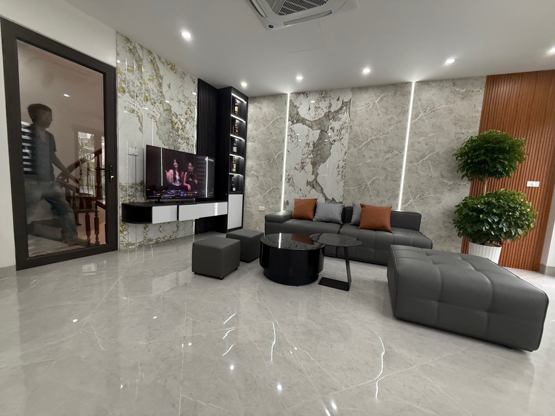 Bán nhà Nguyễn Văn Cừ - 34m2 | 6 tầng | 5,1m x 6,5m | Giá 11,6 tỷ - Q. Long Biên - Liên hệ 0982.497.846 - Ôtô, thang máy, Full nội thất, Sổ vuông đẹp - Ảnh 6